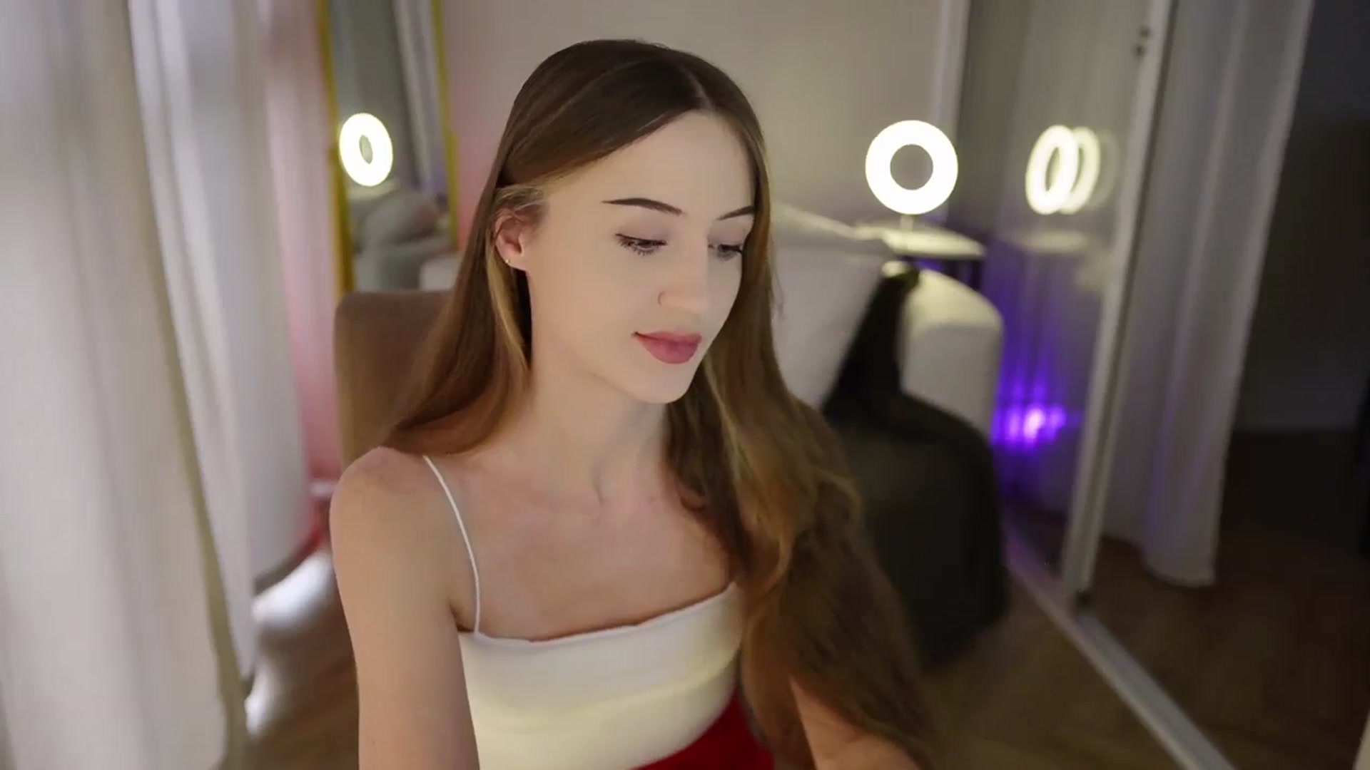 Gallery image thumbnail from Innocent_Soul's myfreecams stream on, 09/19/2025, 13:59 image 11 of 20