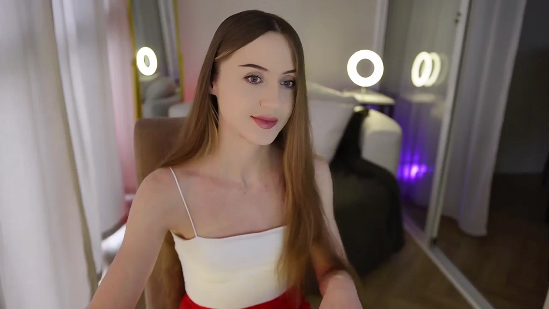 Gallery image thumbnail from Innocent_Soul's myfreecams stream on, 09/19/2025, 13:59 image 5 of 20