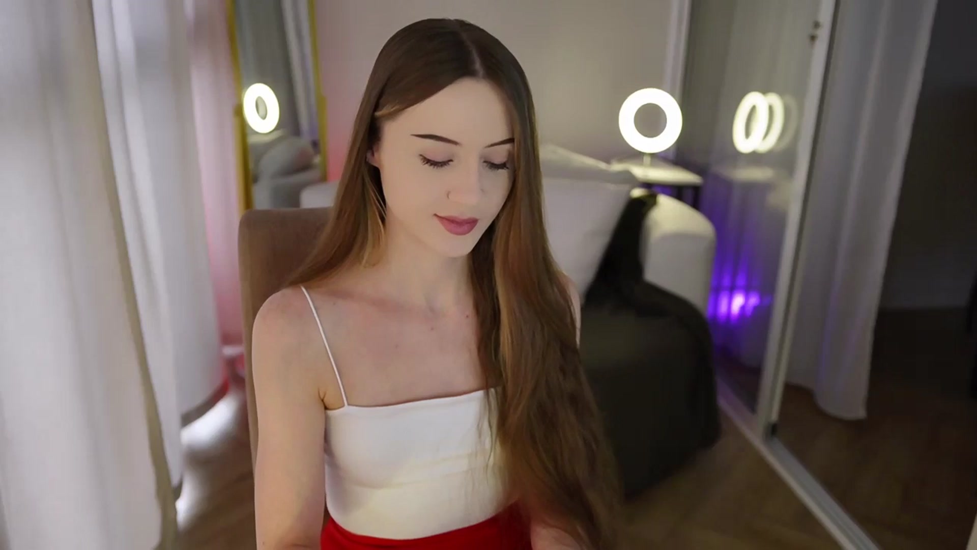 Gallery image thumbnail from Innocent_Soul's myfreecams stream on, 09/19/2025, 13:59 image 7 of 20