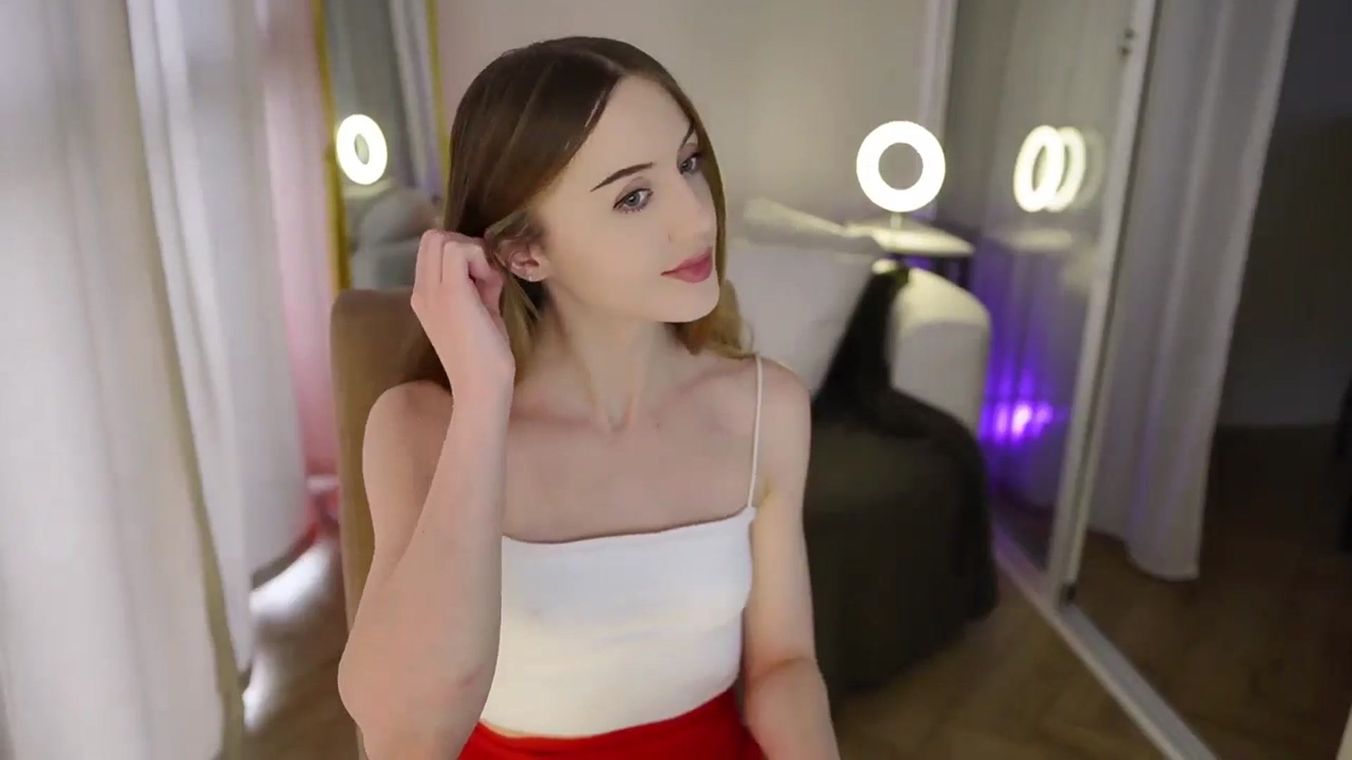 Gallery image thumbnail from Innocent_Soul's myfreecams stream on, 09/19/2025, 13:59 image 10 of 20