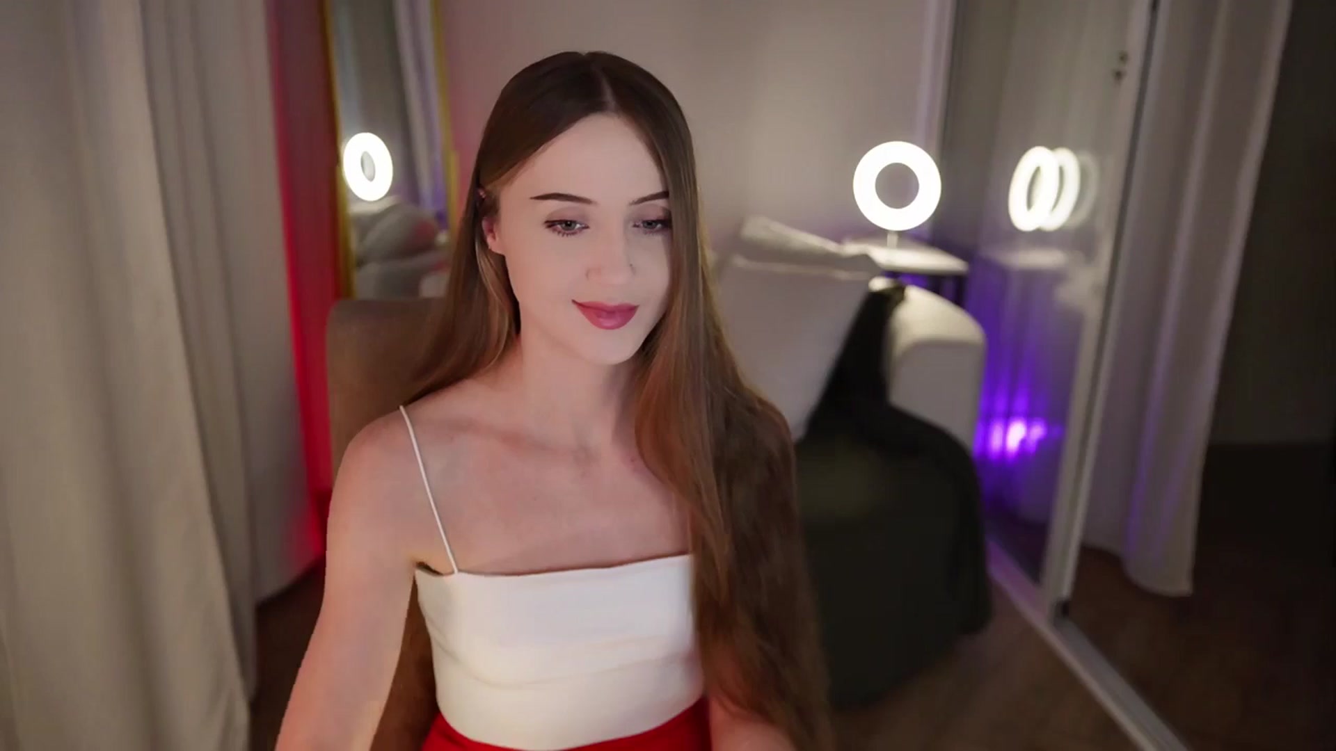 Gallery image thumbnail from Innocent_Soul's myfreecams stream on, 09/19/2025, 16:37 image 7 of 20