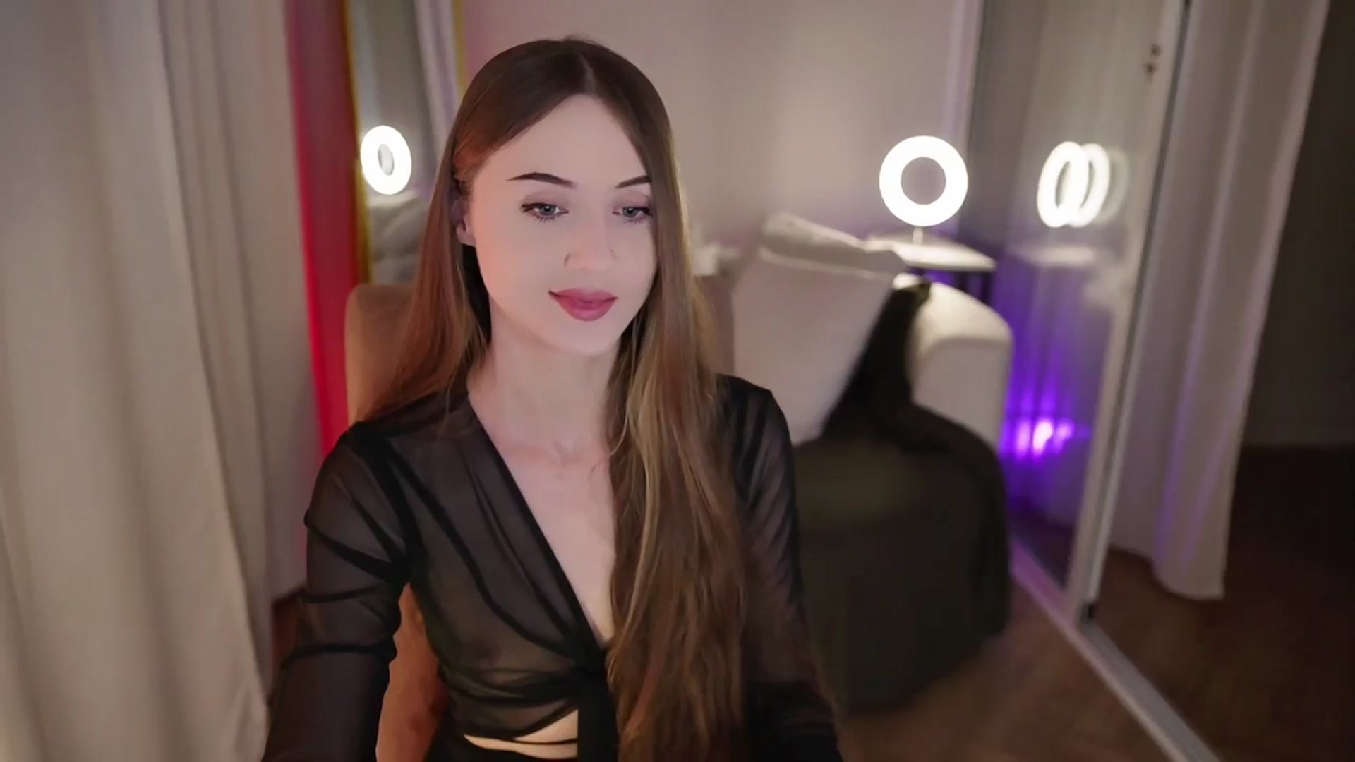 Gallery image thumbnail from Innocent_Soul's myfreecams stream on, 09/20/2025, 16:40 image 7 of 20