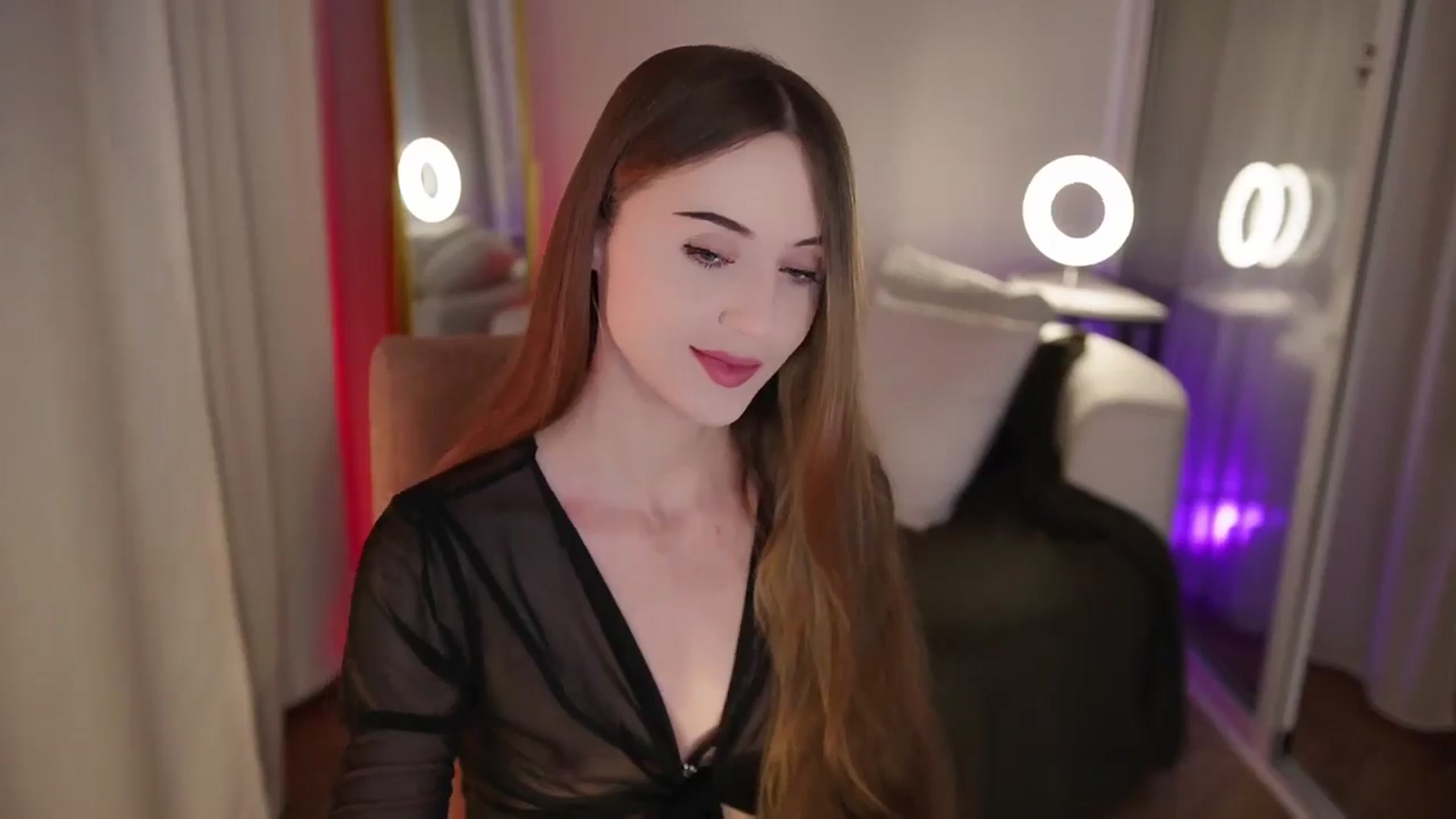 Gallery image thumbnail from Innocent_Soul's myfreecams stream on, 09/20/2025, 16:40 image 15 of 20