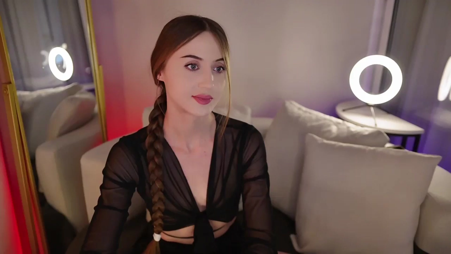 Gallery image thumbnail from Innocent_Soul's myfreecams stream on, 09/20/2025, 21:33 image 19 of 20
