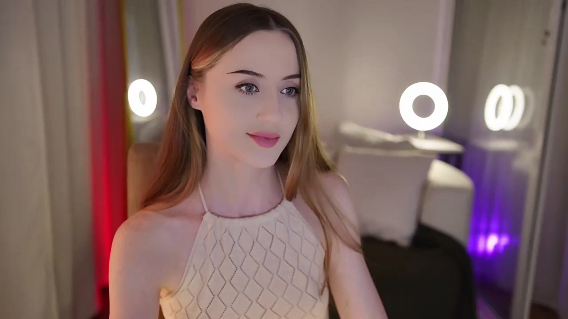 Gallery image thumbnail from Innocent_Soul's myfreecams stream on, 09/22/2025, 16:45 image 18 of 20