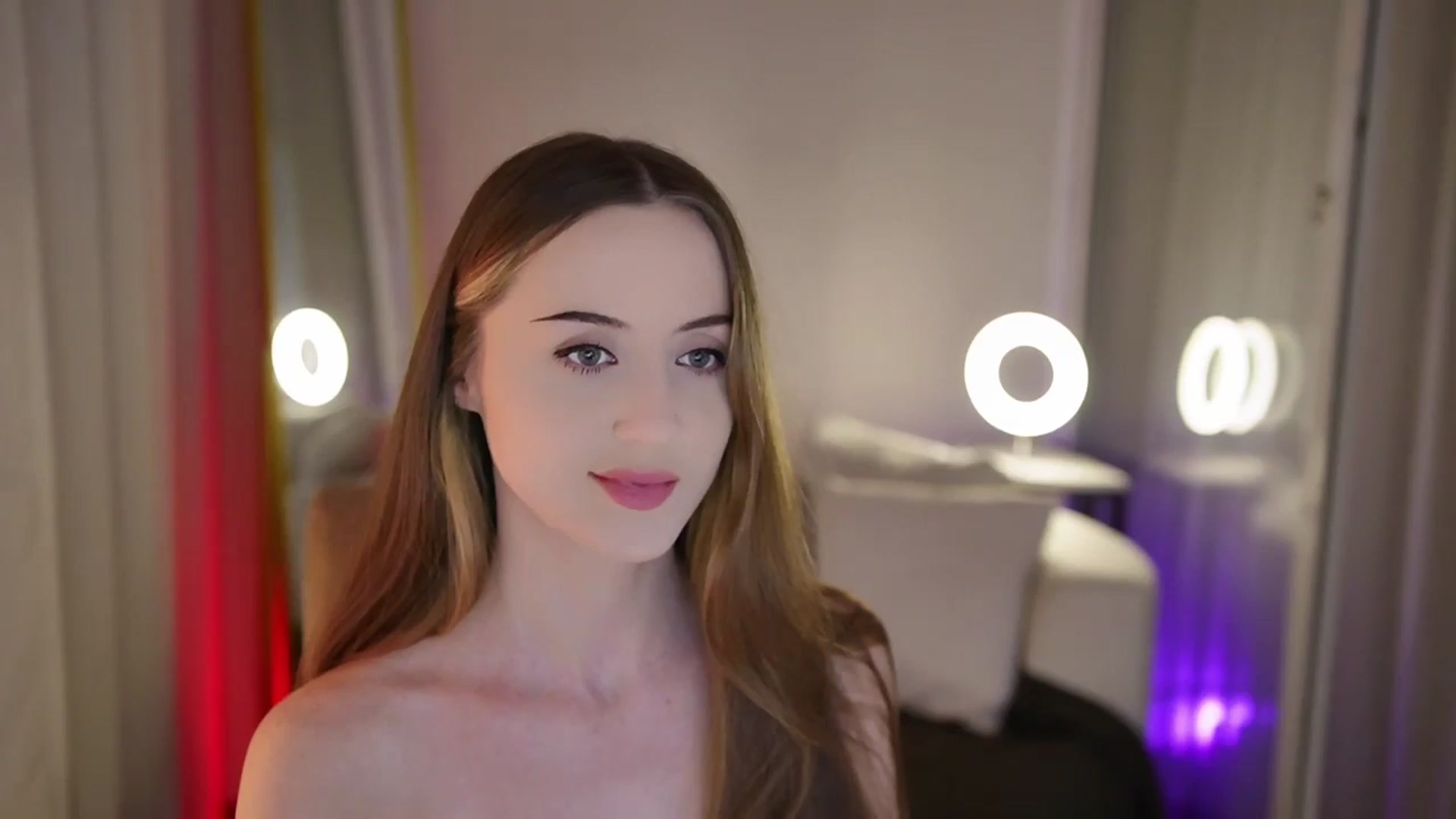 Gallery image thumbnail from Innocent_Soul's myfreecams stream on, 09/22/2025, 16:45 image 13 of 20