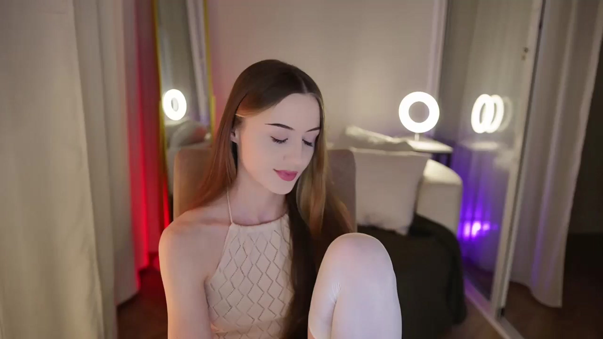 Gallery image thumbnail from Innocent_Soul's myfreecams stream on, 09/22/2025, 18:38 image 9 of 20