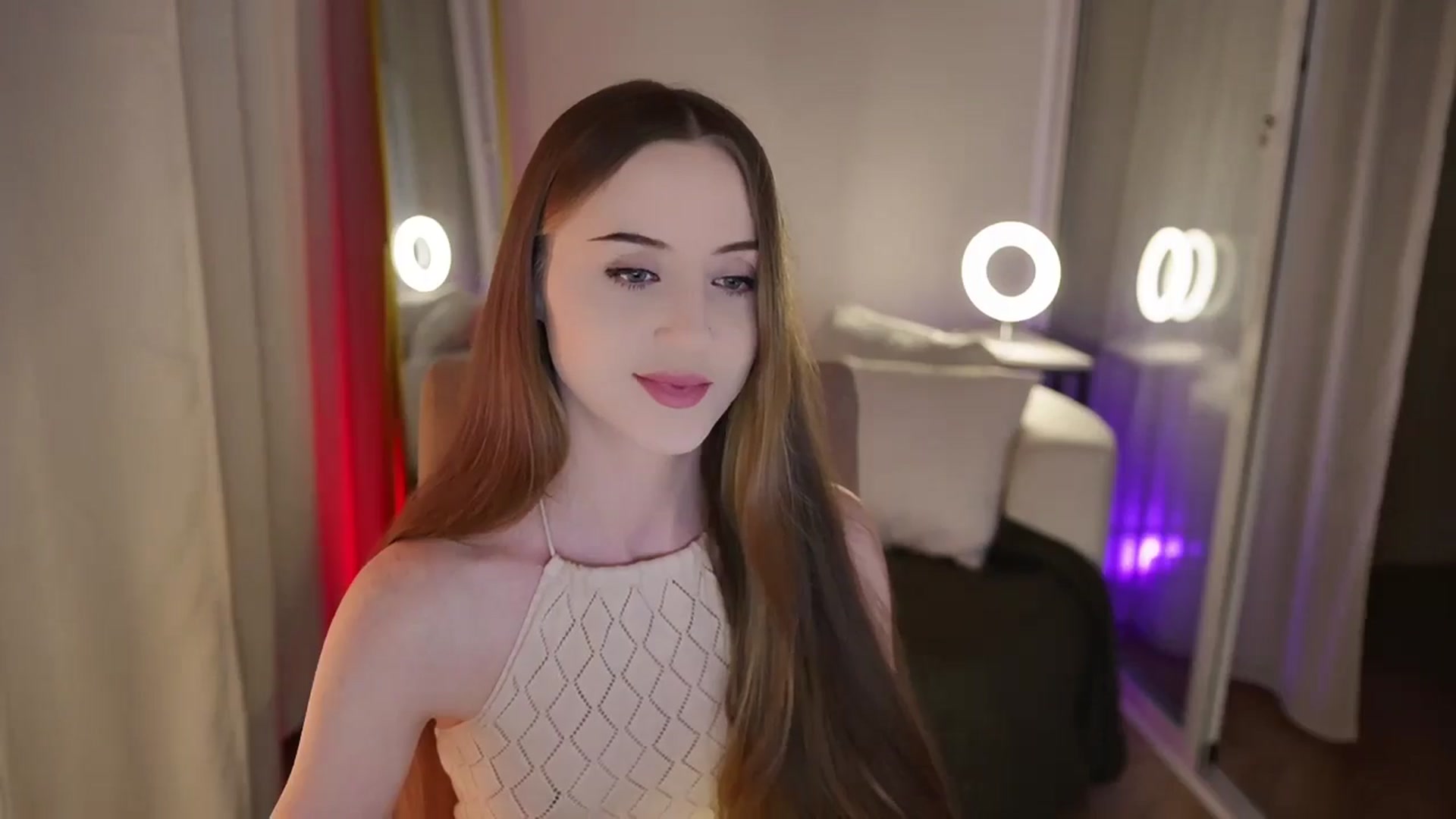 Gallery image thumbnail from Innocent_Soul's myfreecams stream on, 09/22/2025, 18:38 image 15 of 20