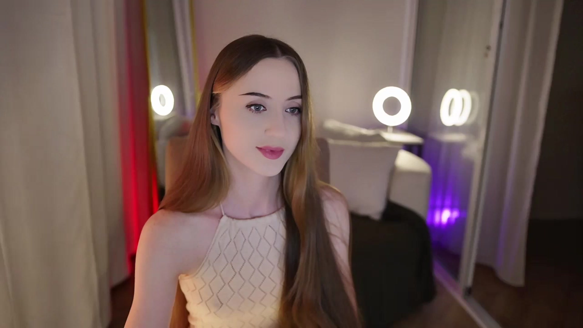 Gallery image thumbnail from Innocent_Soul's myfreecams stream on, 09/22/2025, 18:38 image 7 of 20