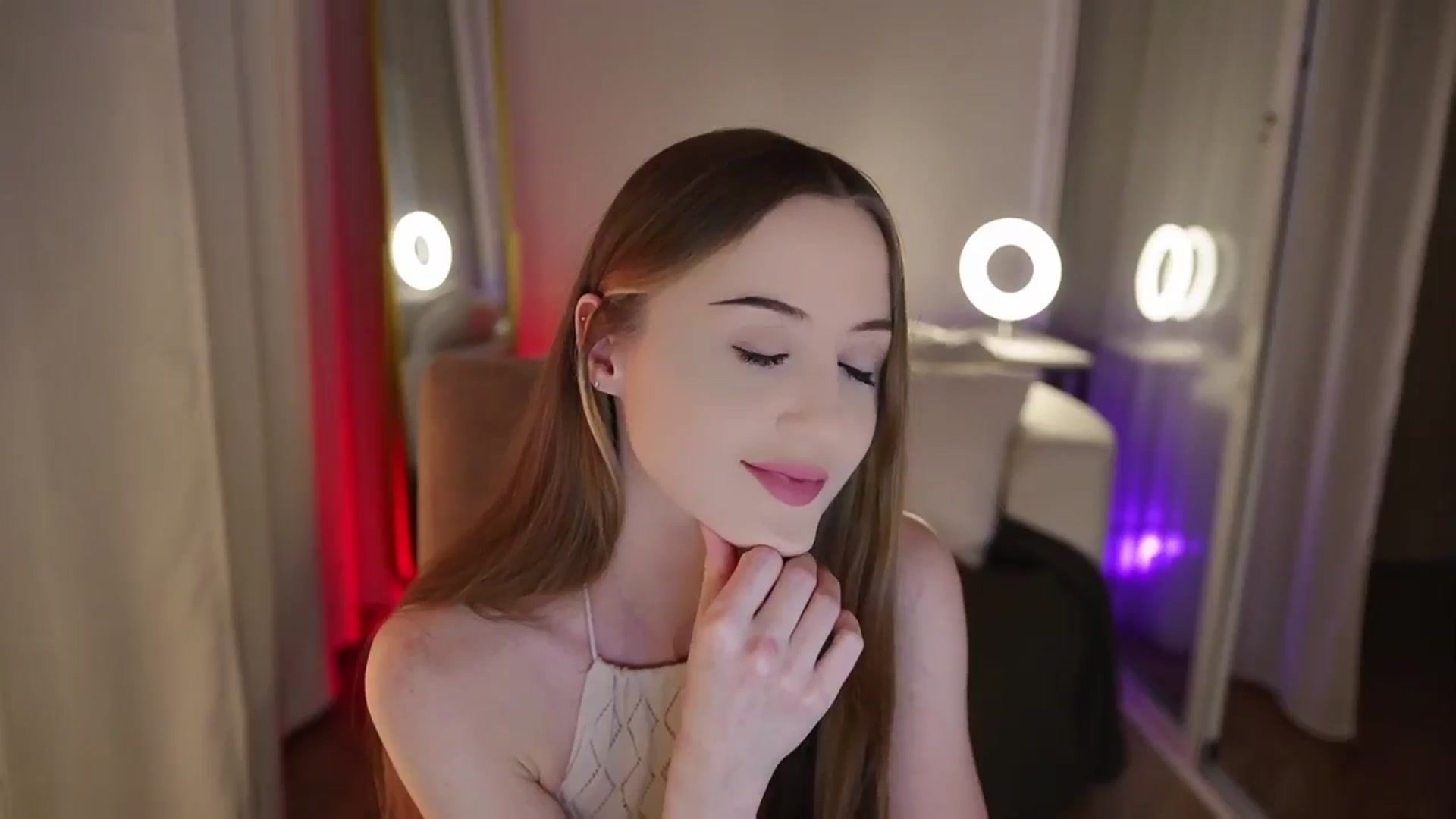 Gallery image thumbnail from Innocent_Soul's myfreecams stream on, 09/22/2025, 18:38 image 20 of 20