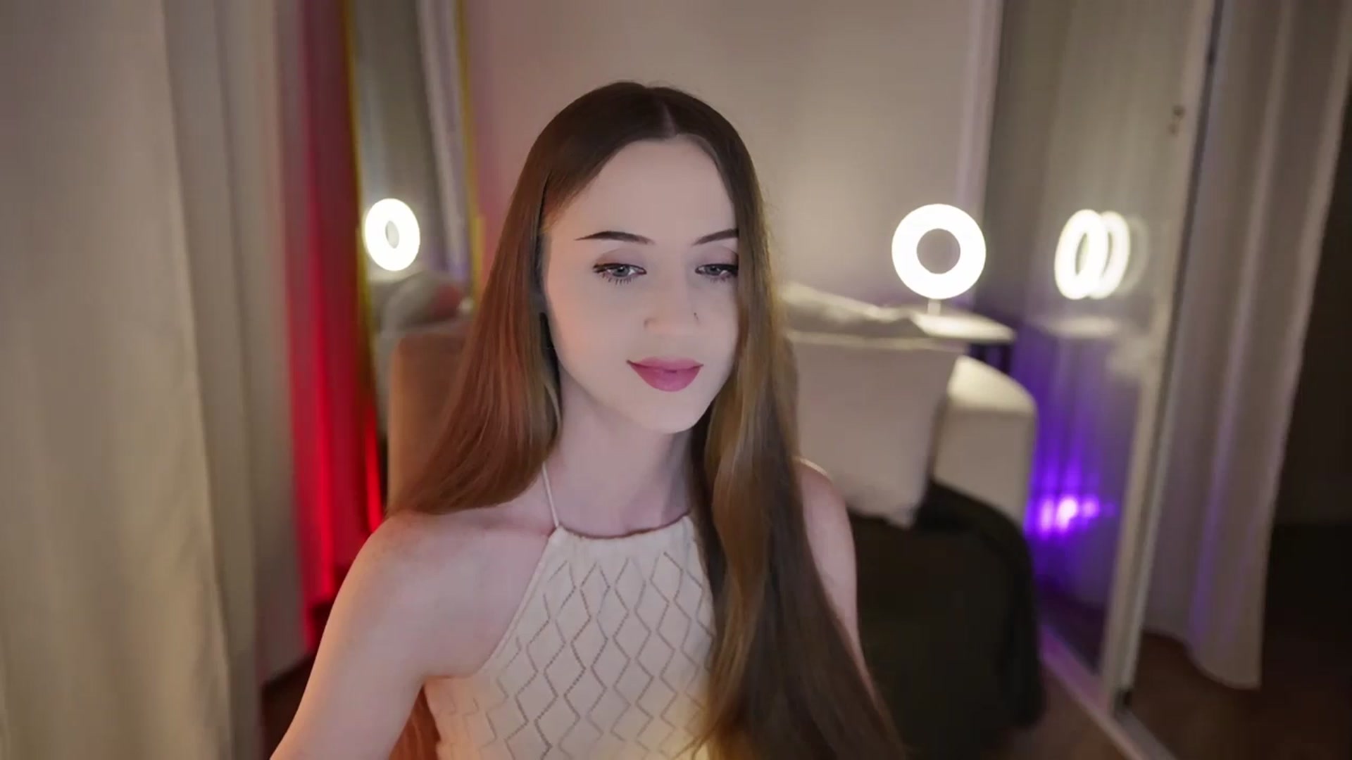 Gallery image thumbnail from Innocent_Soul's myfreecams stream on, 09/22/2025, 18:38 image 17 of 20
