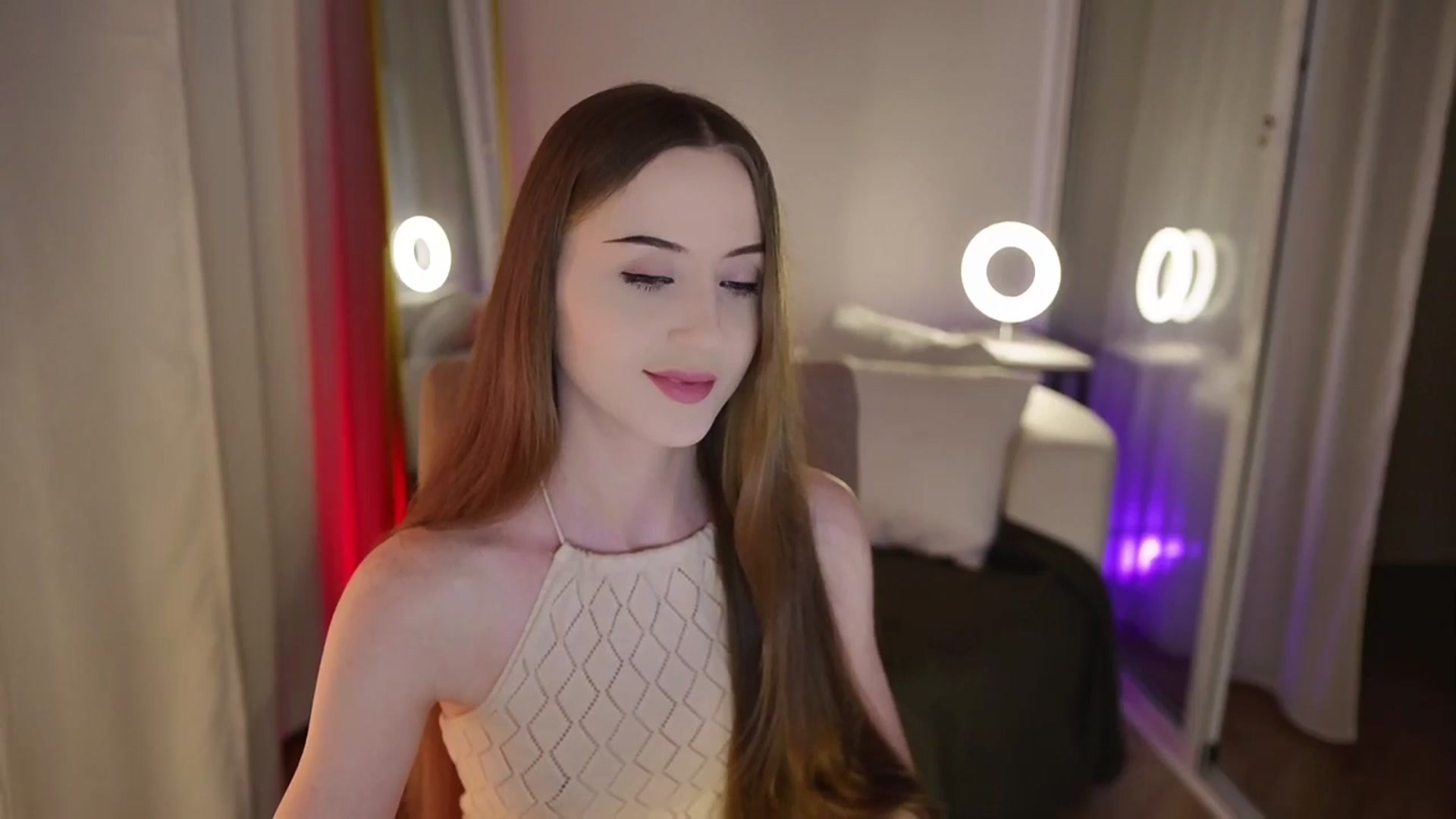 Gallery image thumbnail from Innocent_Soul's myfreecams stream on, 09/22/2025, 18:38 image 18 of 20