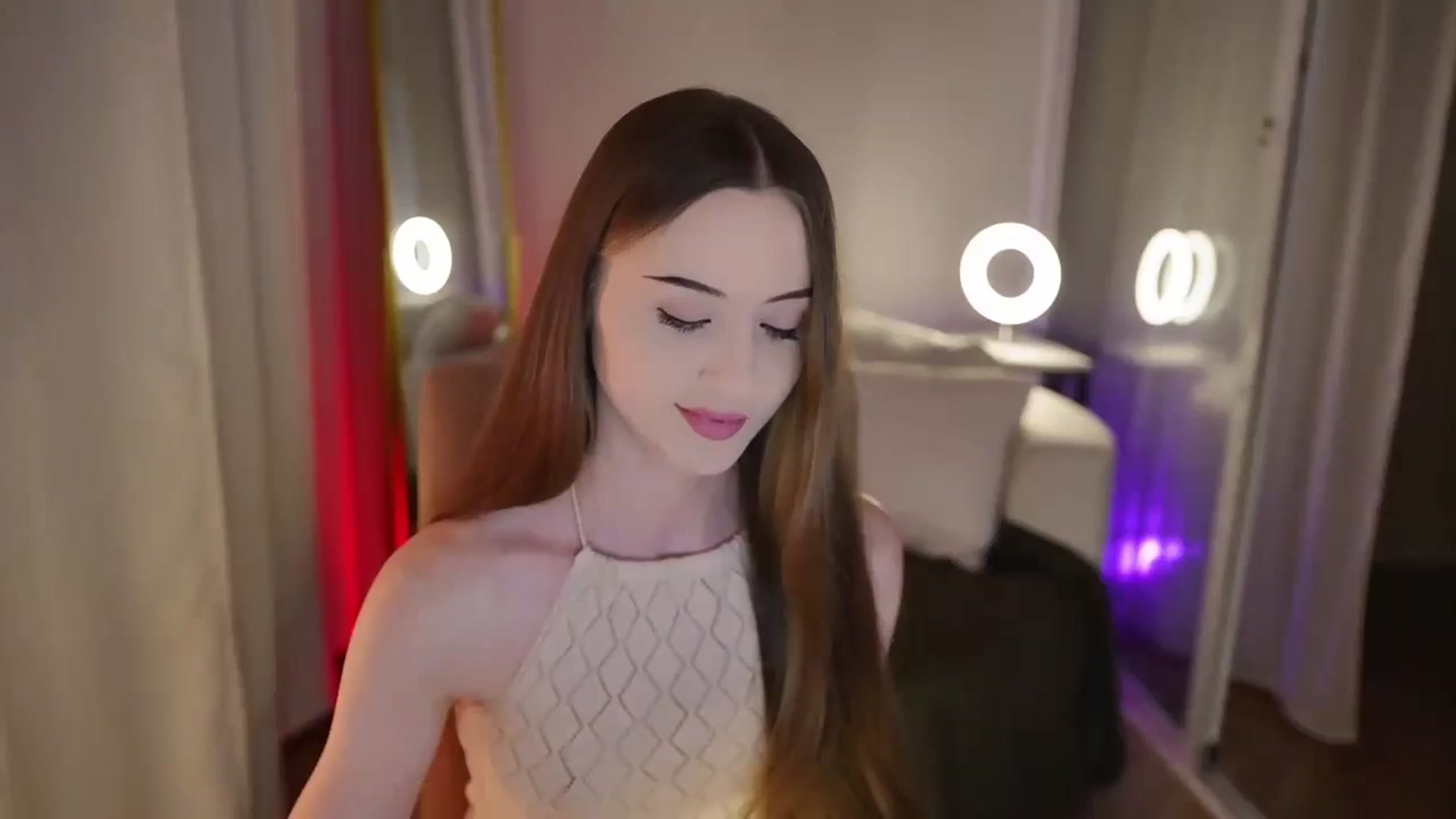 Gallery image thumbnail from Innocent_Soul's myfreecams stream on, 09/22/2025, 18:38 image 16 of 20