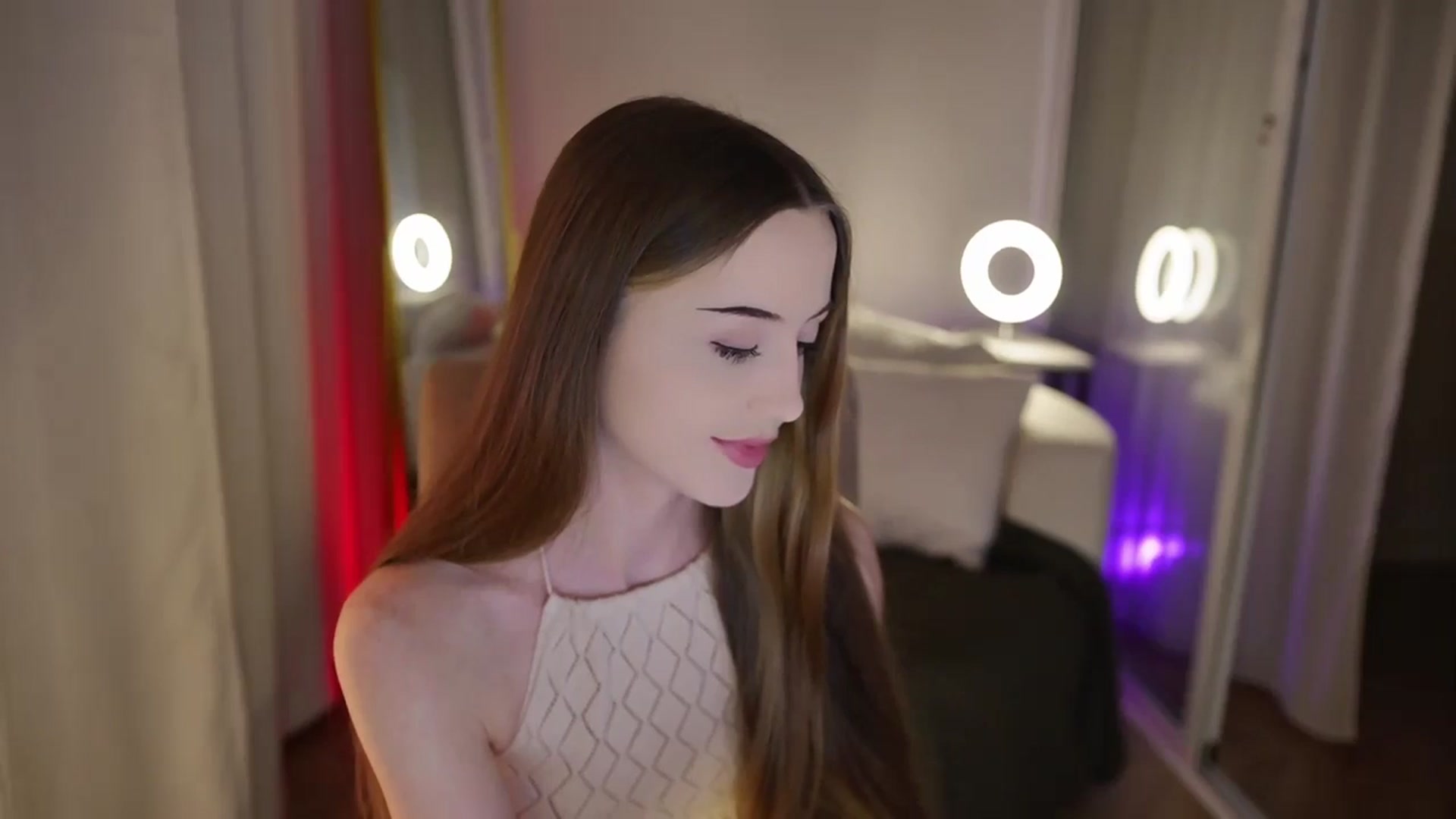 Gallery image thumbnail from Innocent_Soul's myfreecams stream on, 09/22/2025, 18:38 image 14 of 20