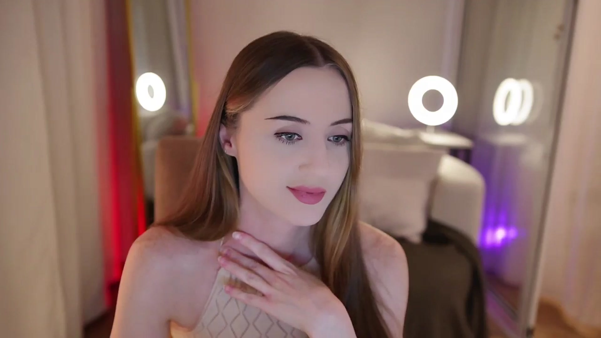 Gallery image thumbnail from Innocent_Soul's myfreecams stream on, 09/22/2025, 19:29 image 6 of 20