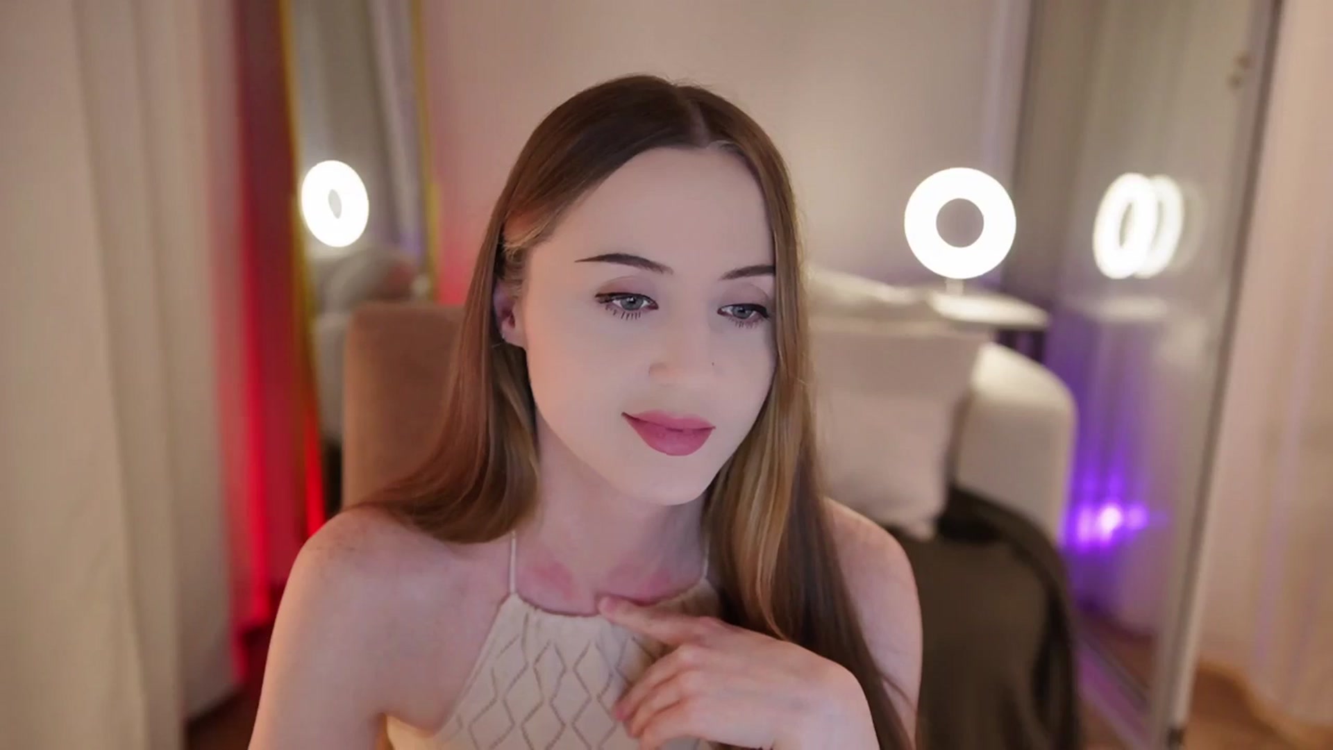 Gallery image thumbnail from Innocent_Soul's myfreecams stream on, 09/22/2025, 19:29 image 7 of 20