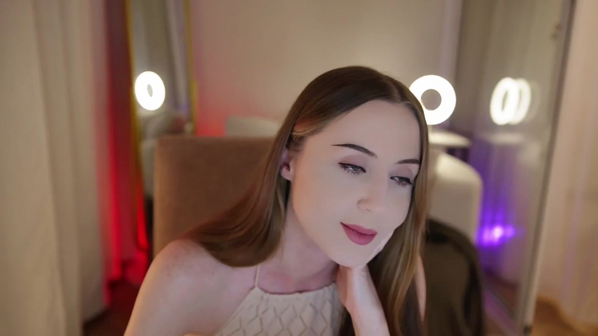 Gallery image thumbnail from Innocent_Soul's myfreecams stream on, 09/22/2025, 19:29 image 12 of 20