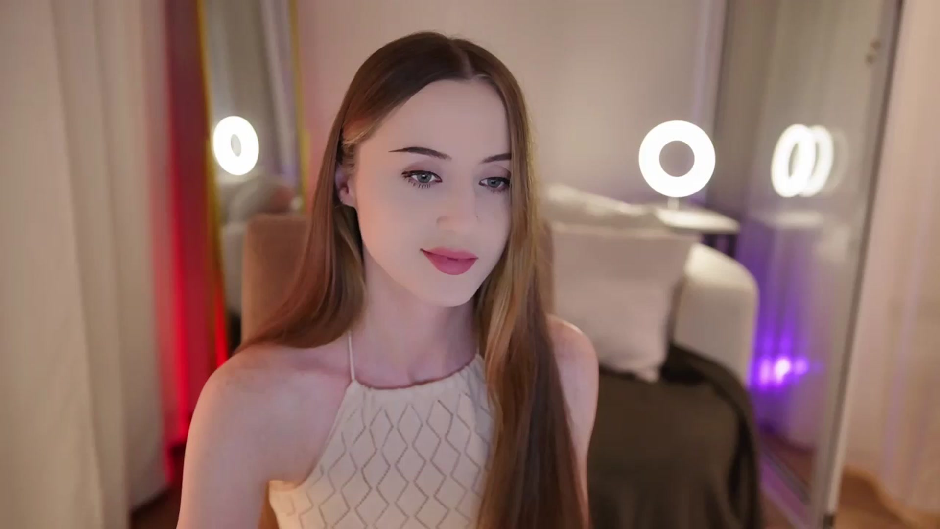 Gallery image thumbnail from Innocent_Soul's myfreecams stream on, 09/22/2025, 19:29 image 5 of 20