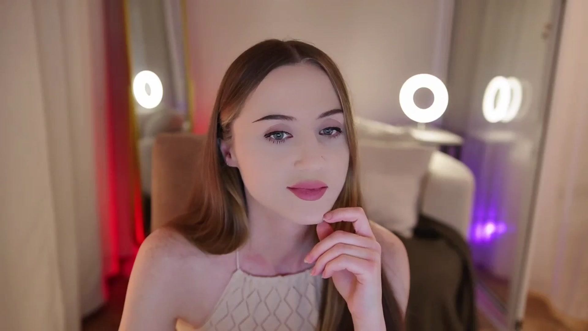 Gallery image thumbnail from Innocent_Soul's myfreecams stream on, 09/22/2025, 19:29 image 11 of 20