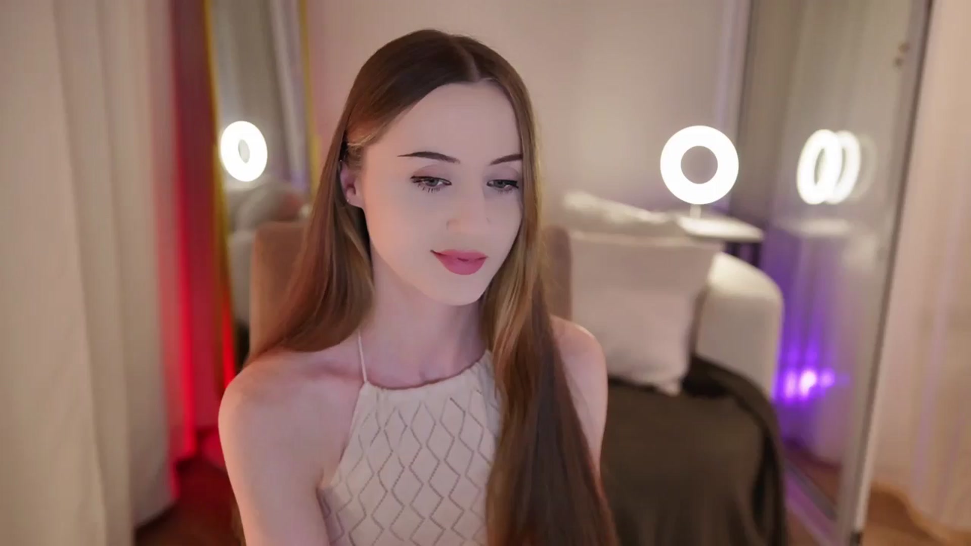 Gallery image thumbnail from Innocent_Soul's myfreecams stream on, 09/22/2025, 19:29 image 3 of 20