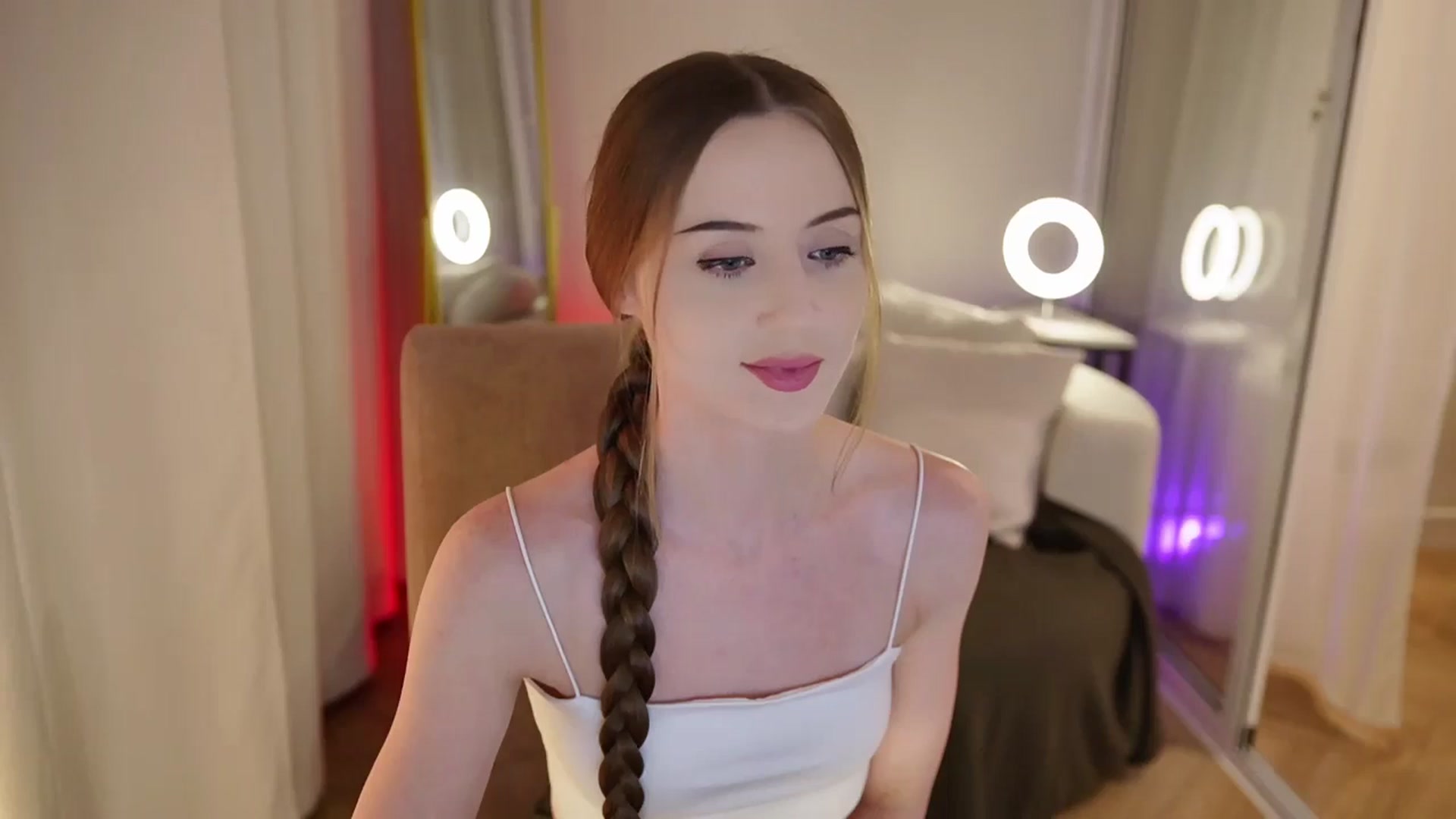 Gallery image thumbnail from Innocent_Soul's myfreecams stream on, 09/22/2025, 21:33 image 20 of 20