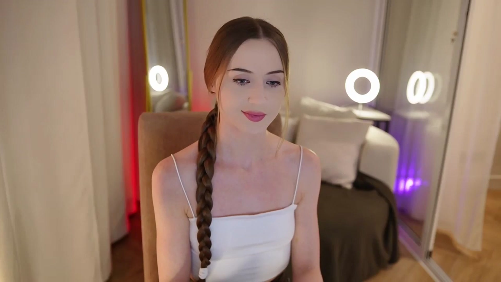 Gallery image thumbnail from Innocent_Soul's myfreecams stream on, 09/22/2025, 21:33 image 19 of 20