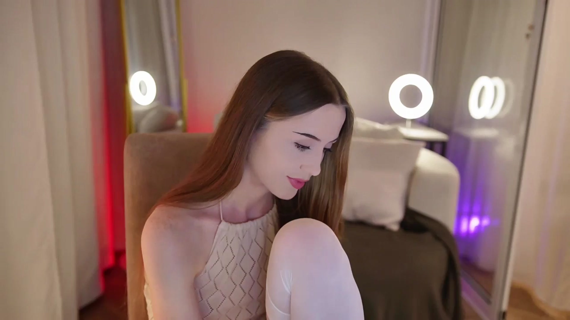 Gallery image thumbnail from Innocent_Soul's myfreecams stream on, 09/22/2025, 21:33 image 5 of 20