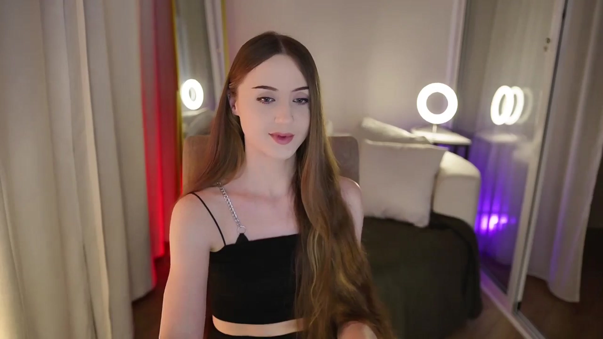 Gallery image thumbnail from Innocent_Soul's myfreecams stream on, 09/24/2025, 17:56 image 11 of 20