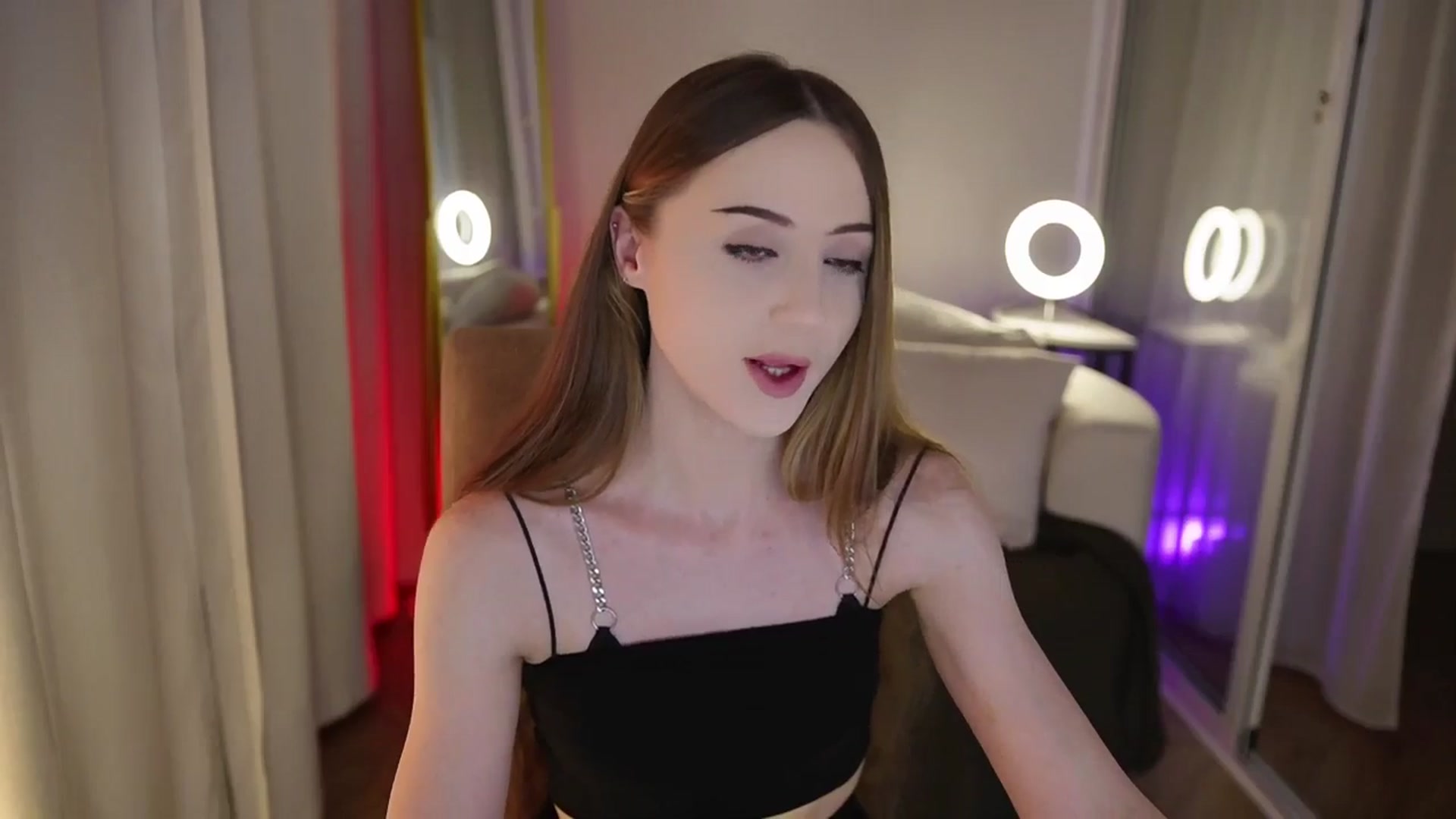 Gallery image thumbnail from Innocent_Soul's myfreecams stream on, 09/24/2025, 17:56 image 6 of 20