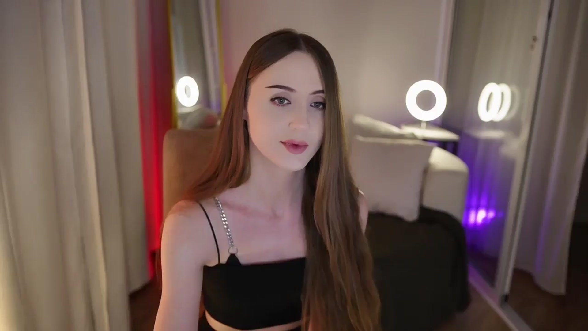 Gallery image thumbnail from Innocent_Soul's myfreecams stream on, 09/24/2025, 17:56 image 17 of 20