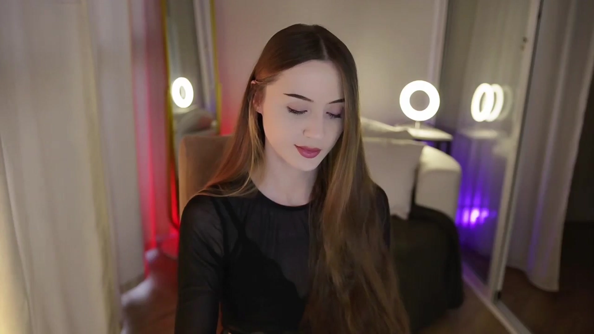 Gallery image thumbnail from Innocent_Soul's myfreecams stream on, 09/25/2025, 14:42 image 18 of 20