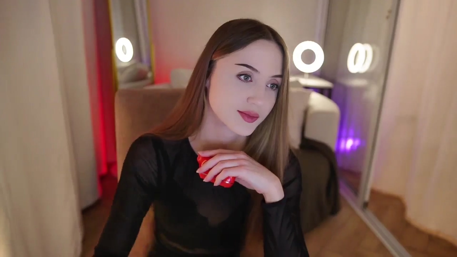 Gallery image thumbnail from Innocent_Soul's myfreecams stream on, 09/25/2025, 16:35 image 6 of 20