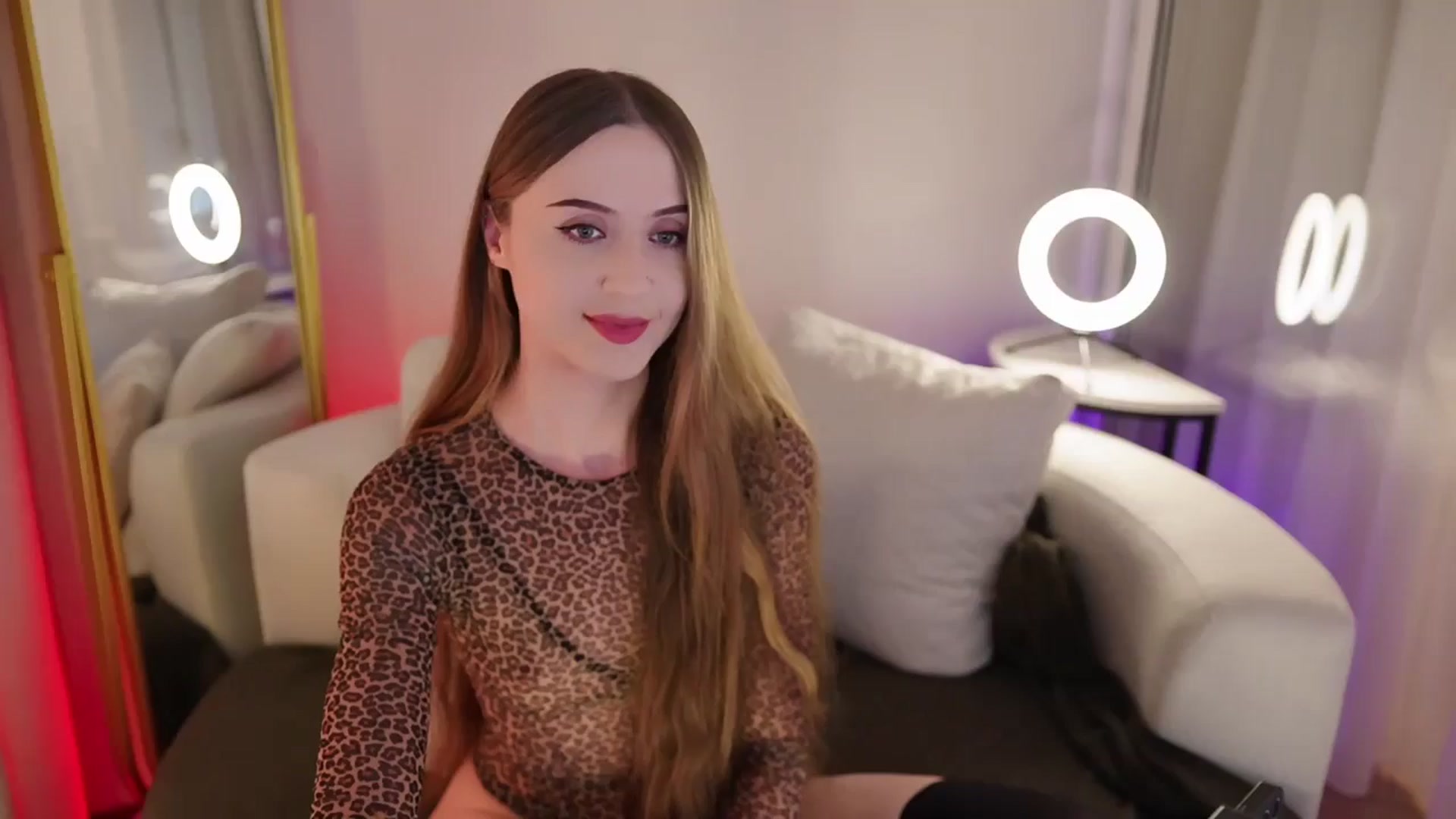 Gallery image thumbnail from Innocent_Soul's myfreecams stream on, 09/29/2025, 20:03 image 3 of 20