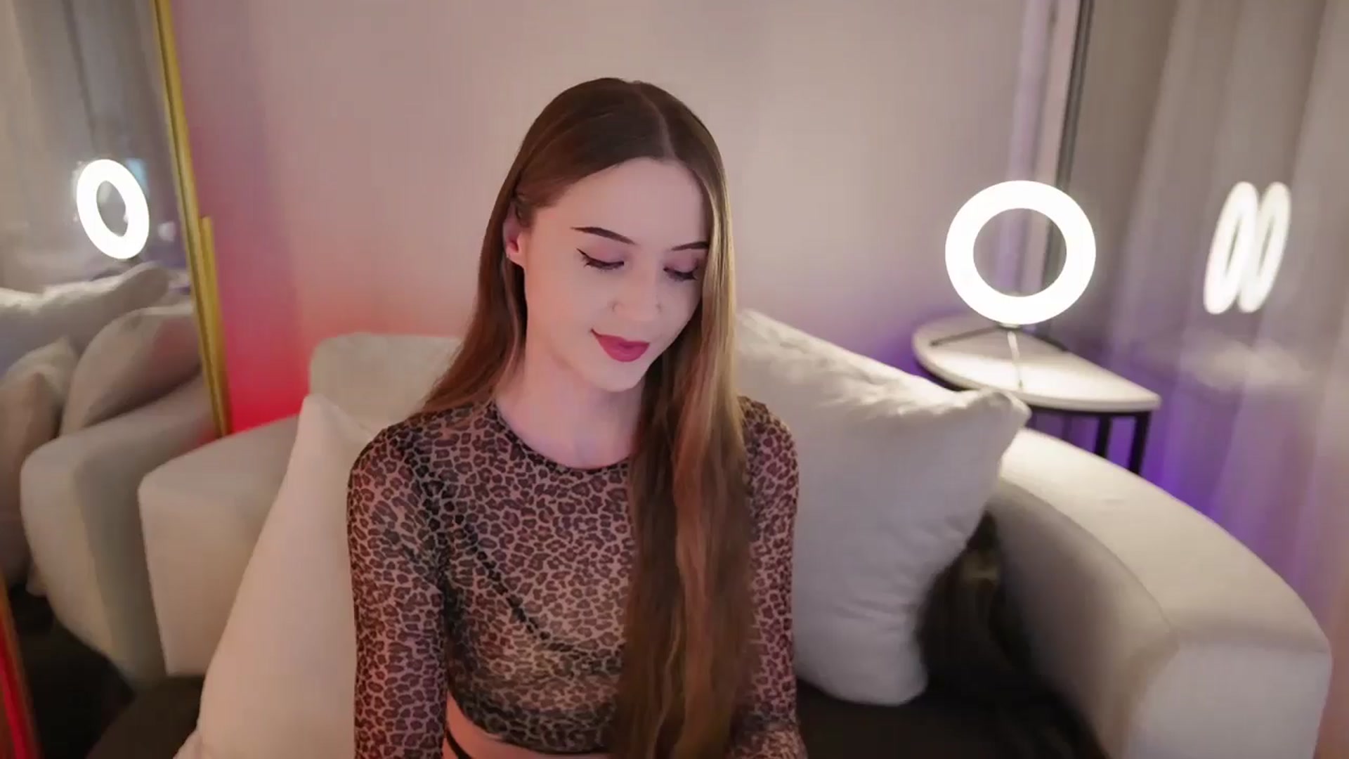 Gallery image thumbnail from Innocent_Soul's myfreecams stream on, 09/29/2025, 20:32 image 5 of 20