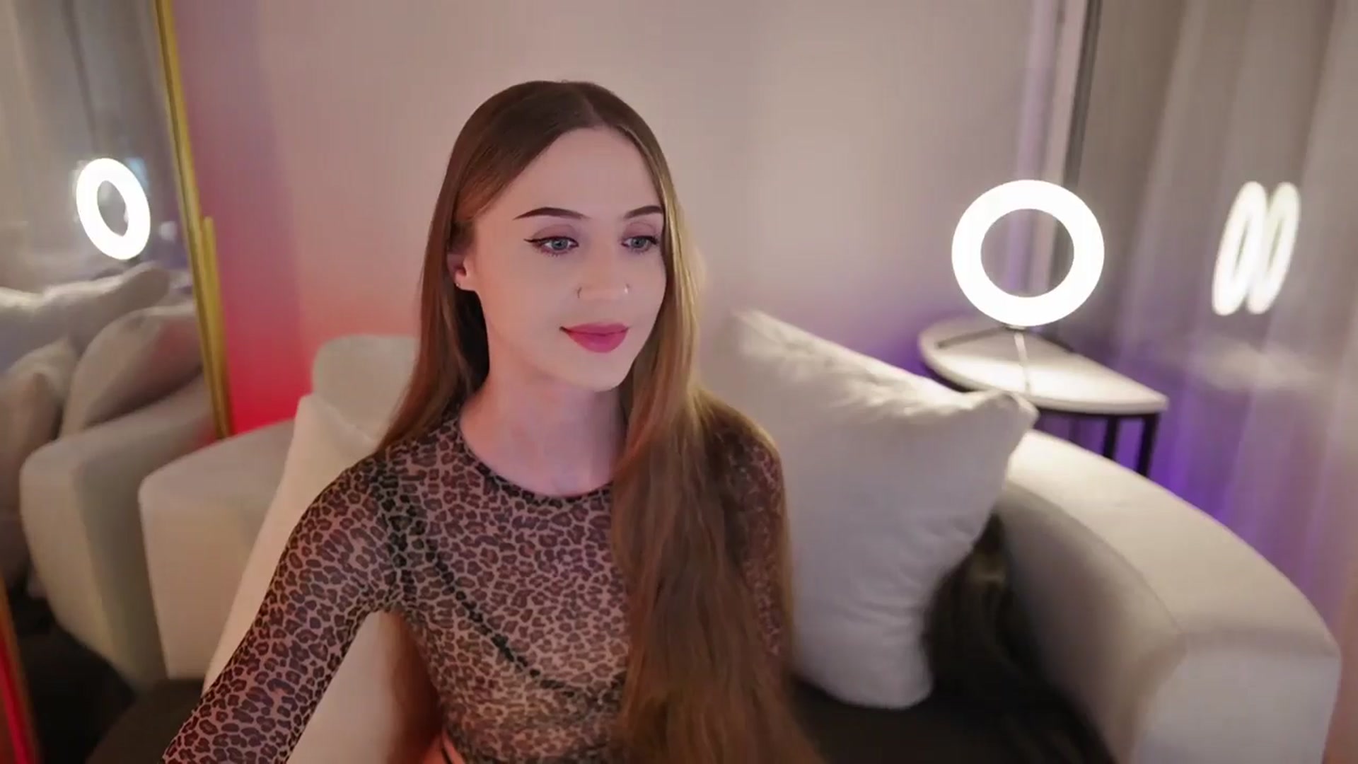 Gallery image thumbnail from Innocent_Soul's myfreecams stream on, 09/29/2025, 20:32 image 15 of 20