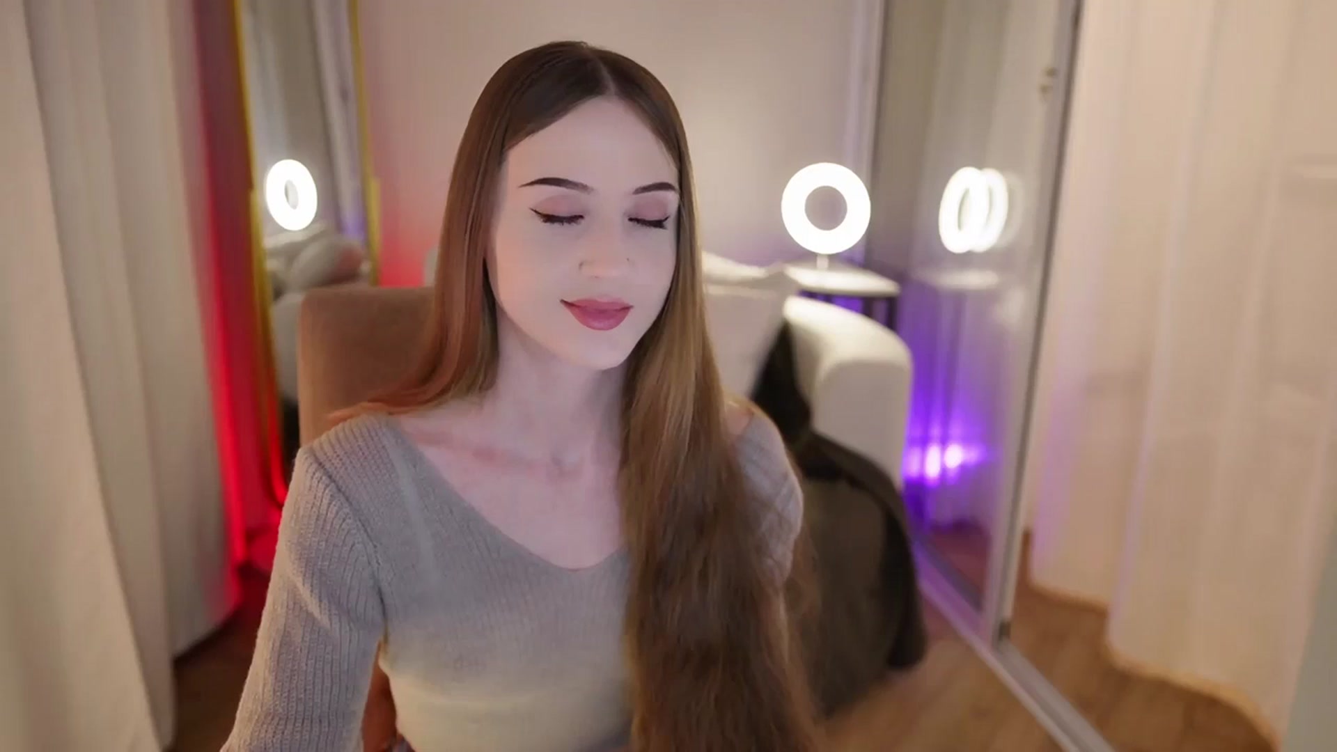Gallery image thumbnail from Innocent_Soul's myfreecams stream on, 09/30/2025, 15:46 image 10 of 20