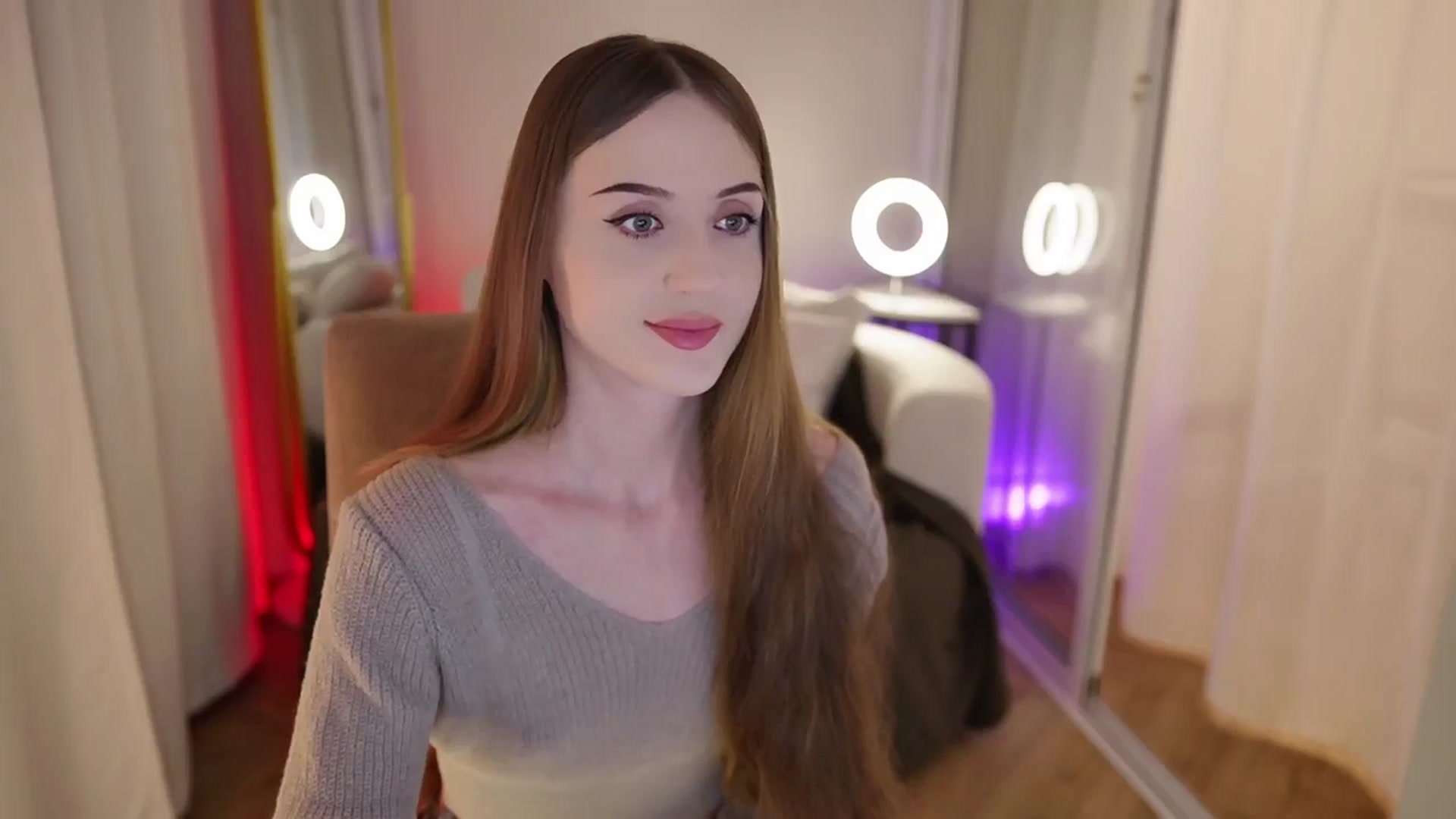 Gallery image thumbnail from Innocent_Soul's myfreecams stream on, 09/30/2025, 15:46 image 8 of 20