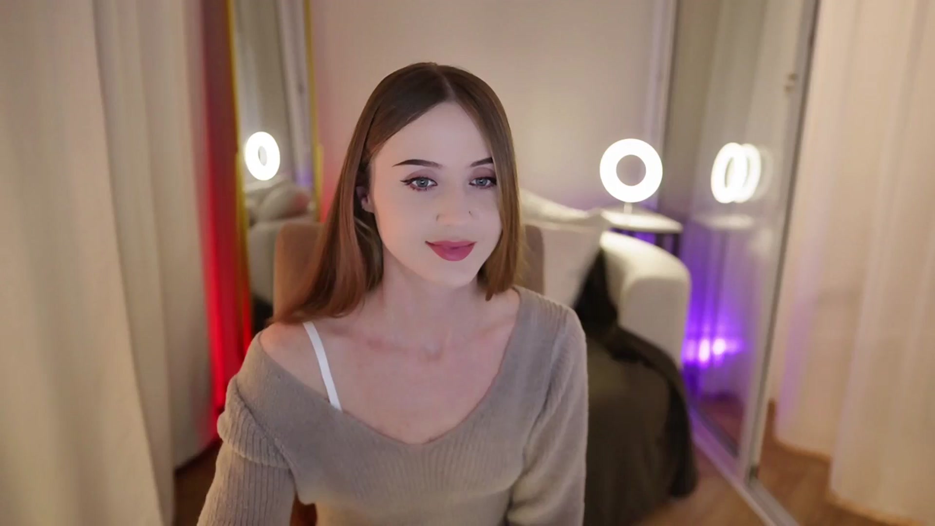 Gallery image thumbnail from Innocent_Soul's myfreecams stream on, 09/30/2025, 16:53 image 5 of 20