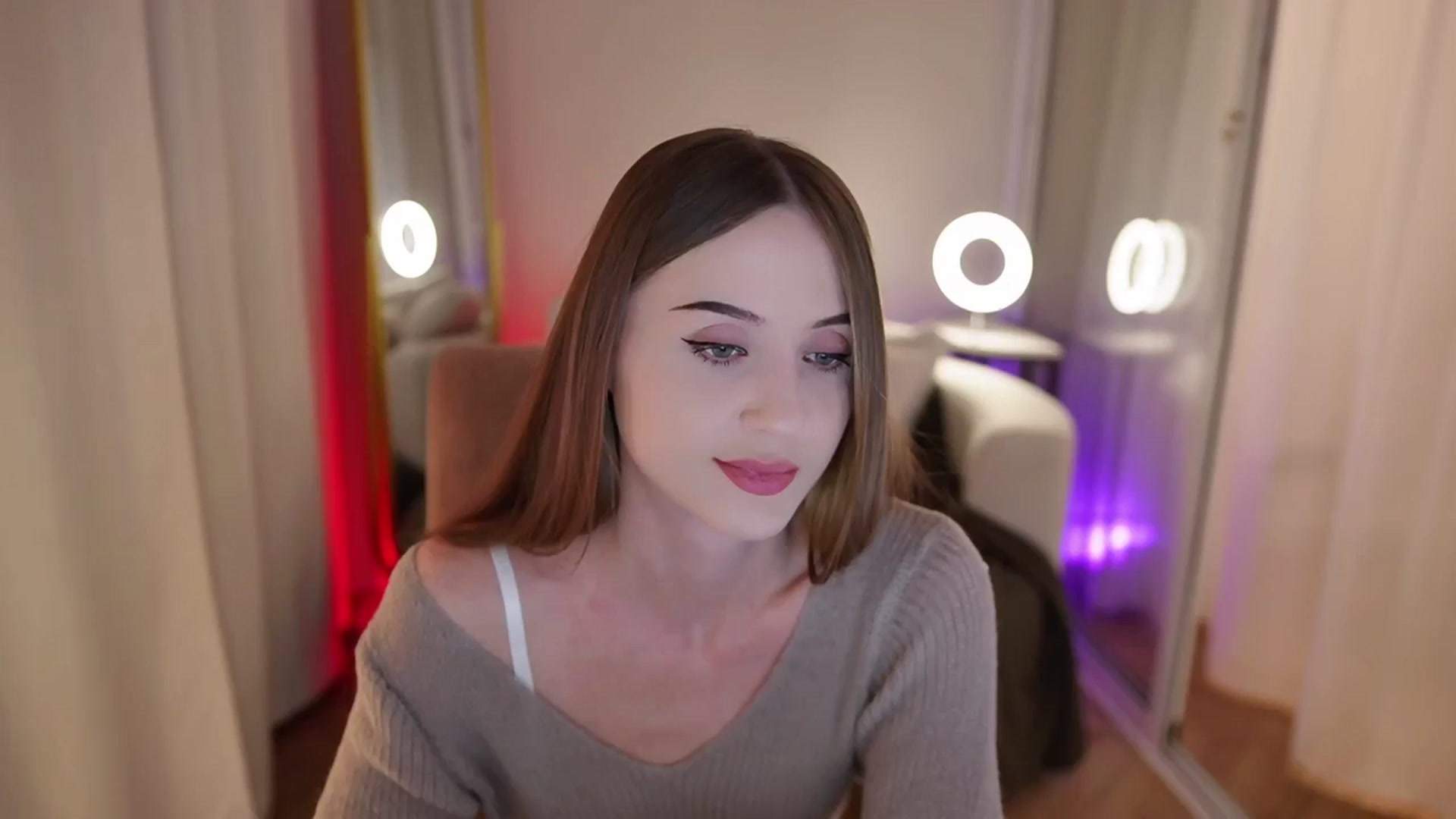 Gallery image thumbnail from Innocent_Soul's myfreecams stream on, 09/30/2025, 16:53 image 17 of 20