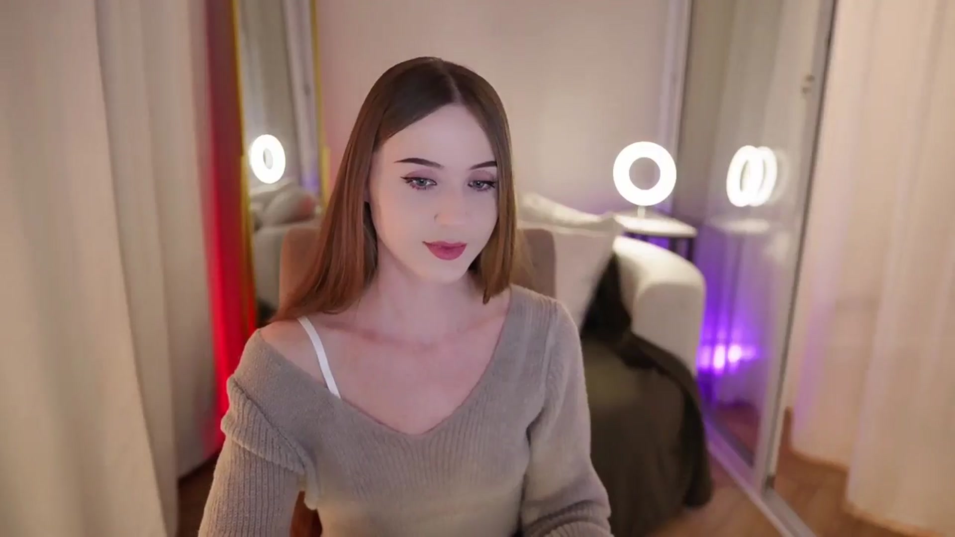 Gallery image thumbnail from Innocent_Soul's myfreecams stream on, 09/30/2025, 16:53 image 13 of 20