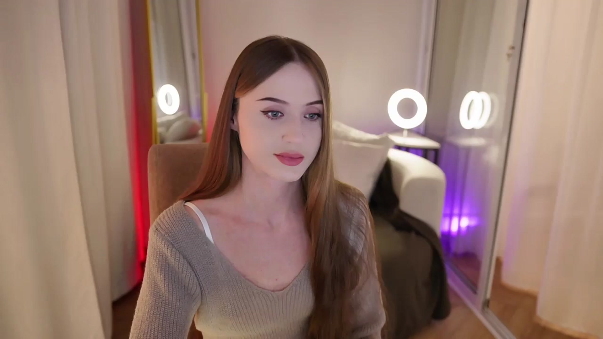 Gallery image thumbnail from Innocent_Soul's myfreecams stream on, 09/30/2025, 19:05 image 2 of 20