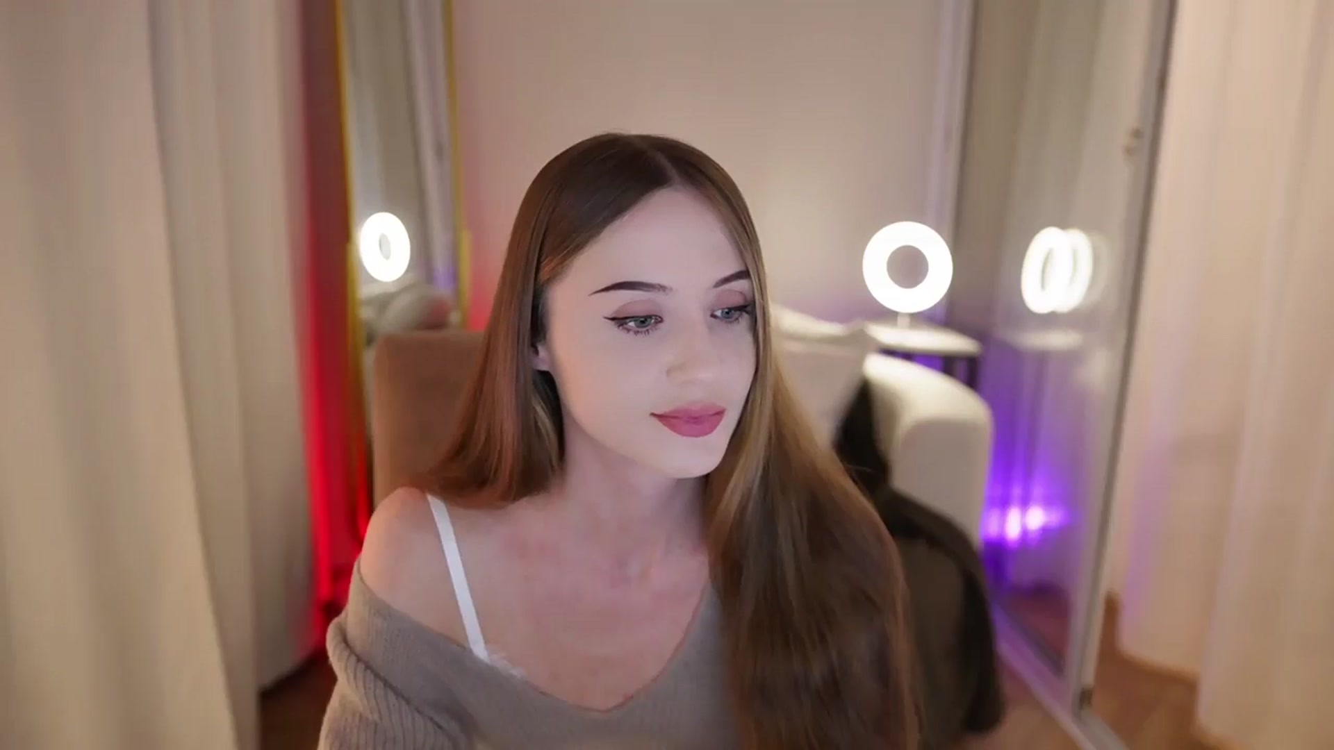 Gallery image thumbnail from Innocent_Soul's myfreecams stream on, 09/30/2025, 19:05 image 12 of 20