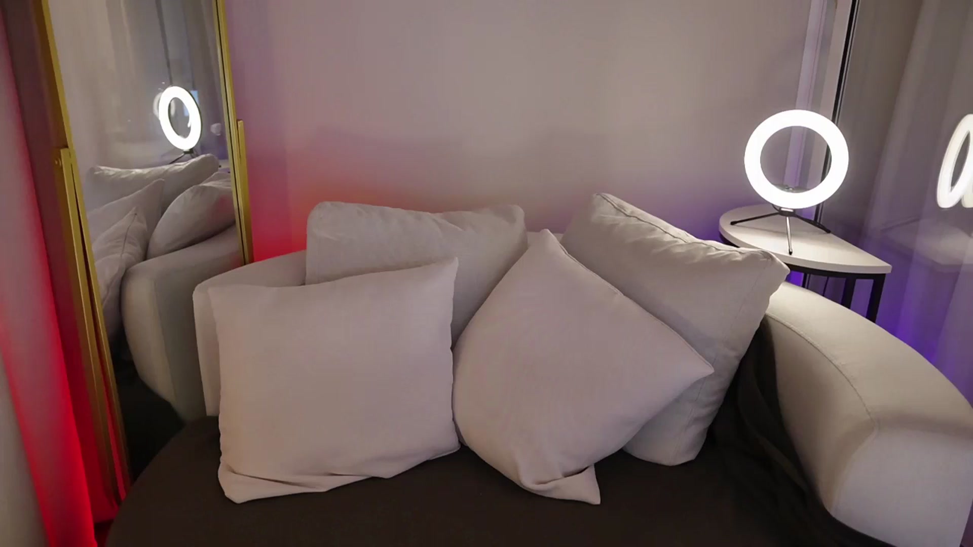 Gallery image thumbnail from Innocent_Soul's myfreecams stream on, 10/03/2025, 22:32 image 6 of 20