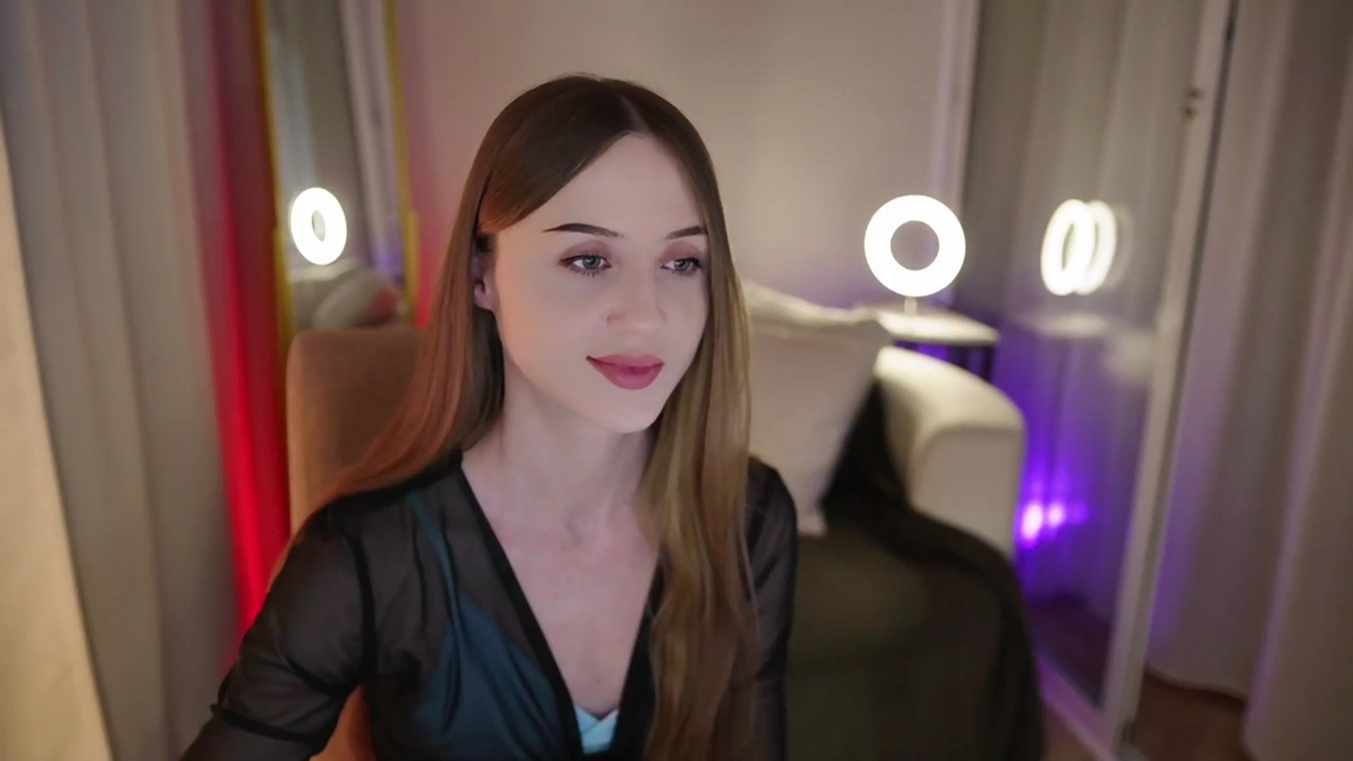 Gallery image thumbnail from Innocent_Soul's myfreecams stream on, 10/04/2025, 15:46 image 12 of 20