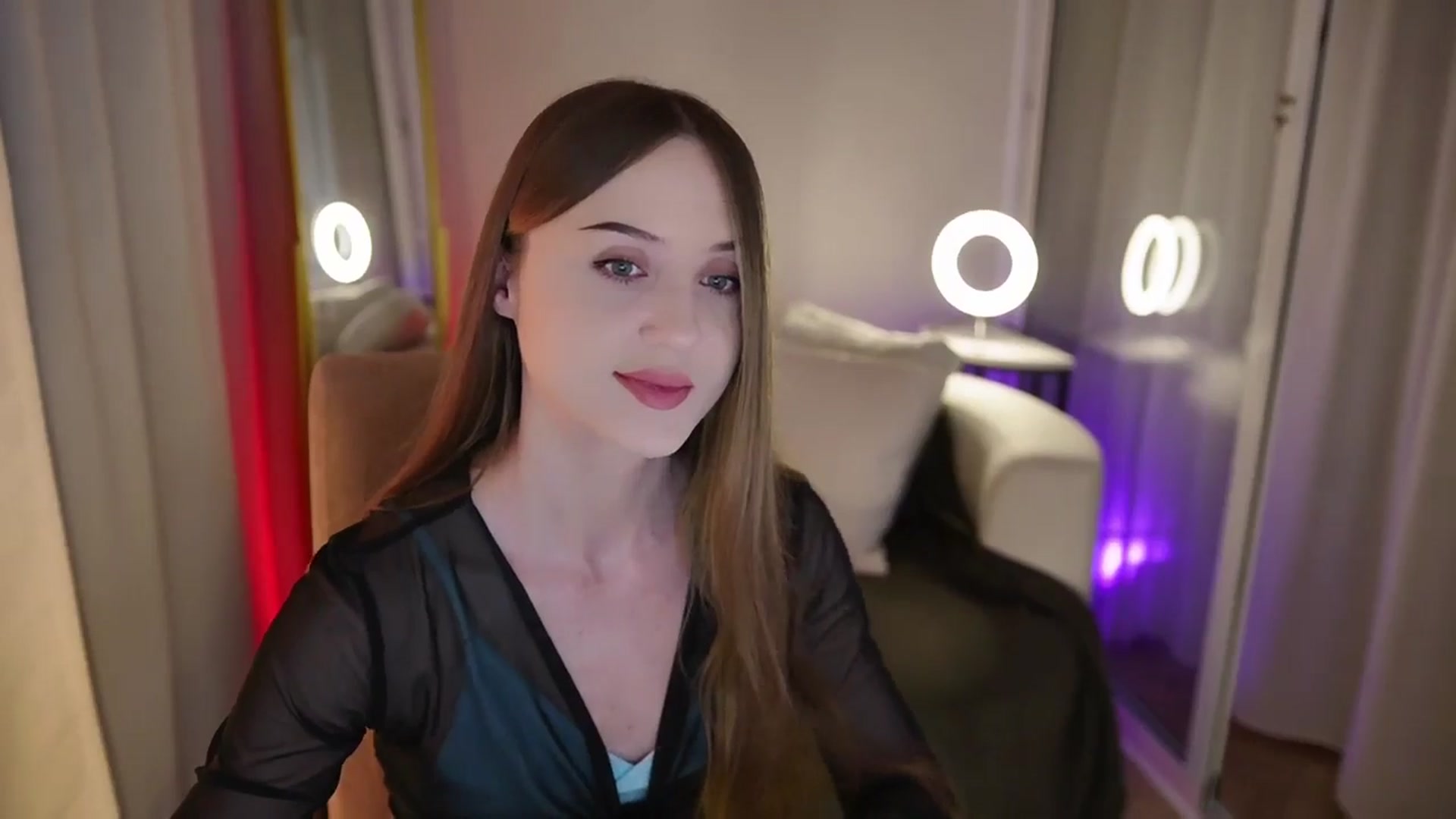 Gallery image thumbnail from Innocent_Soul's myfreecams stream on, 10/04/2025, 15:46 image 11 of 20