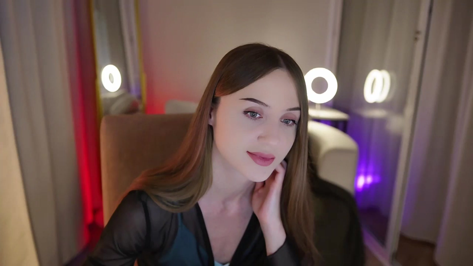 Gallery image thumbnail from Innocent_Soul's myfreecams stream on, 10/04/2025, 15:46 image 9 of 20