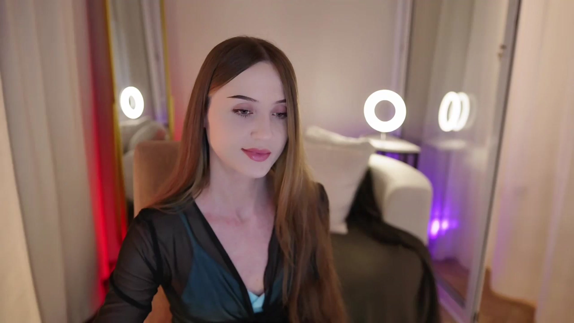 Gallery image thumbnail from Innocent_Soul's myfreecams stream on, 10/04/2025, 16:28 image 8 of 20