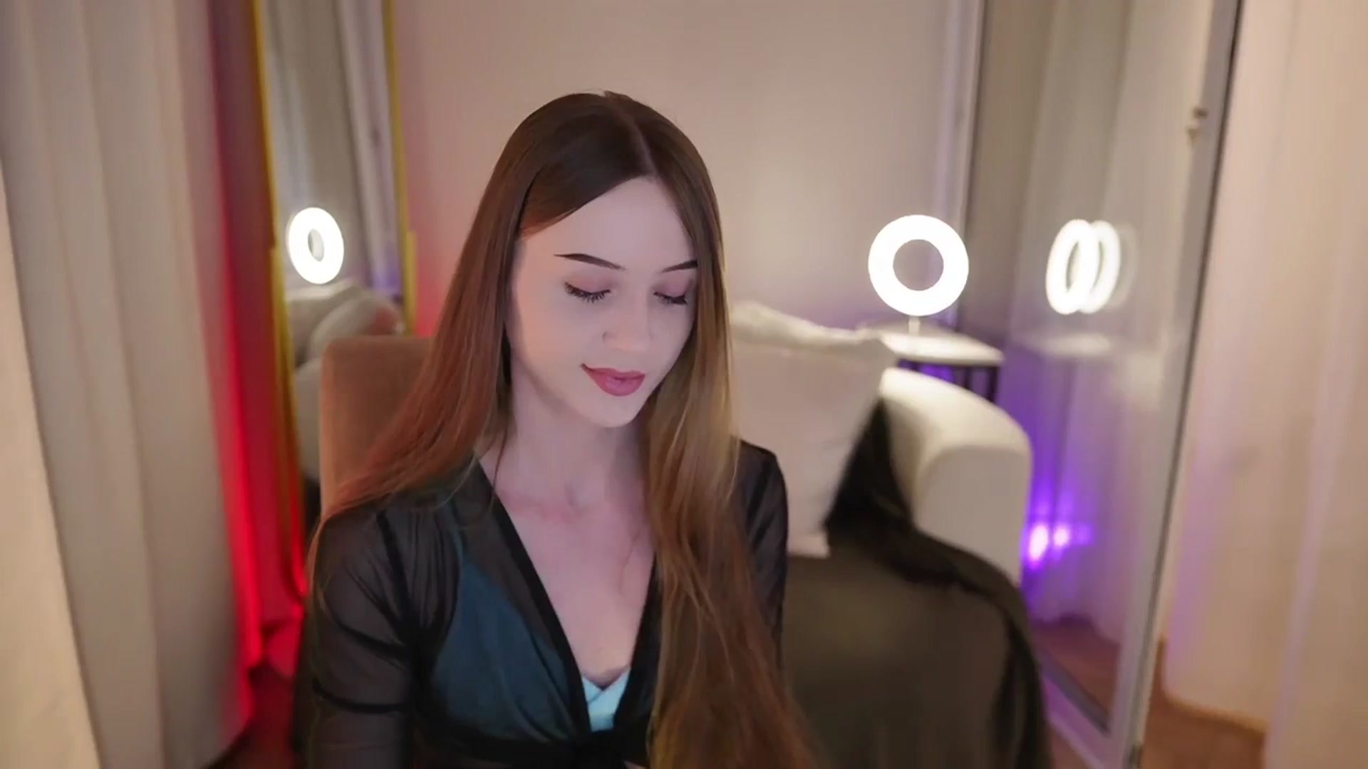 Gallery image thumbnail from Innocent_Soul's myfreecams stream on, 10/04/2025, 16:28 image 18 of 20