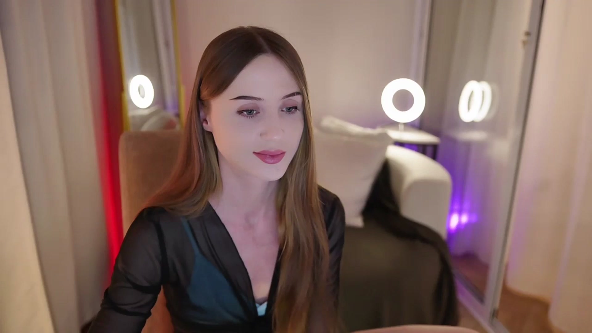 Gallery image thumbnail from Innocent_Soul's myfreecams stream on, 10/04/2025, 17:45 image 4 of 20