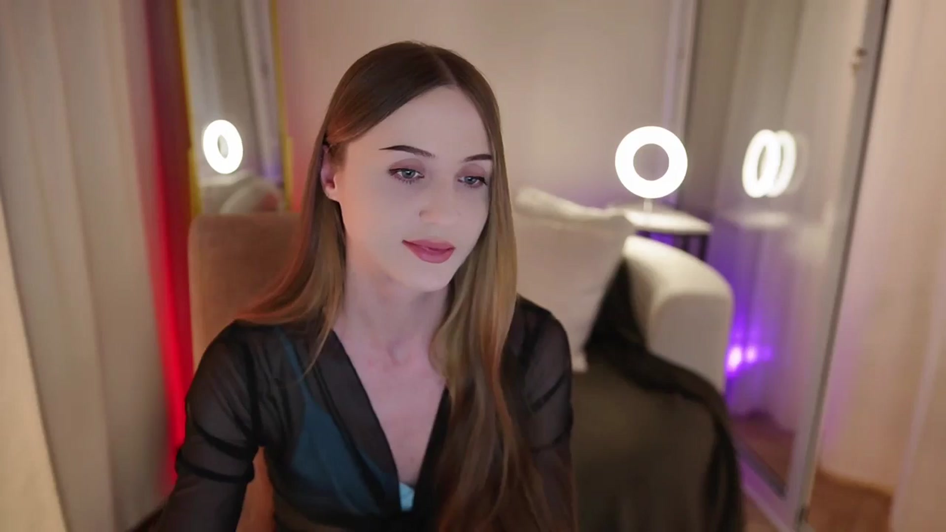 Gallery image thumbnail from Innocent_Soul's myfreecams stream on, 10/04/2025, 18:27 image 10 of 20